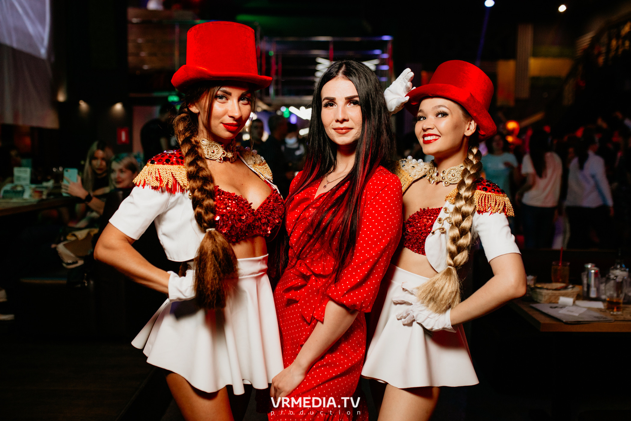 Выходные в баре «DOSKI»