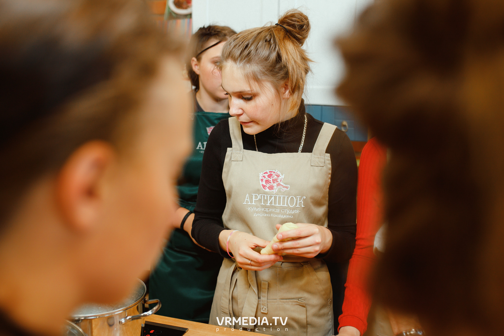 Выпускной 9 класс детского дома #105 в студии «Артишок»