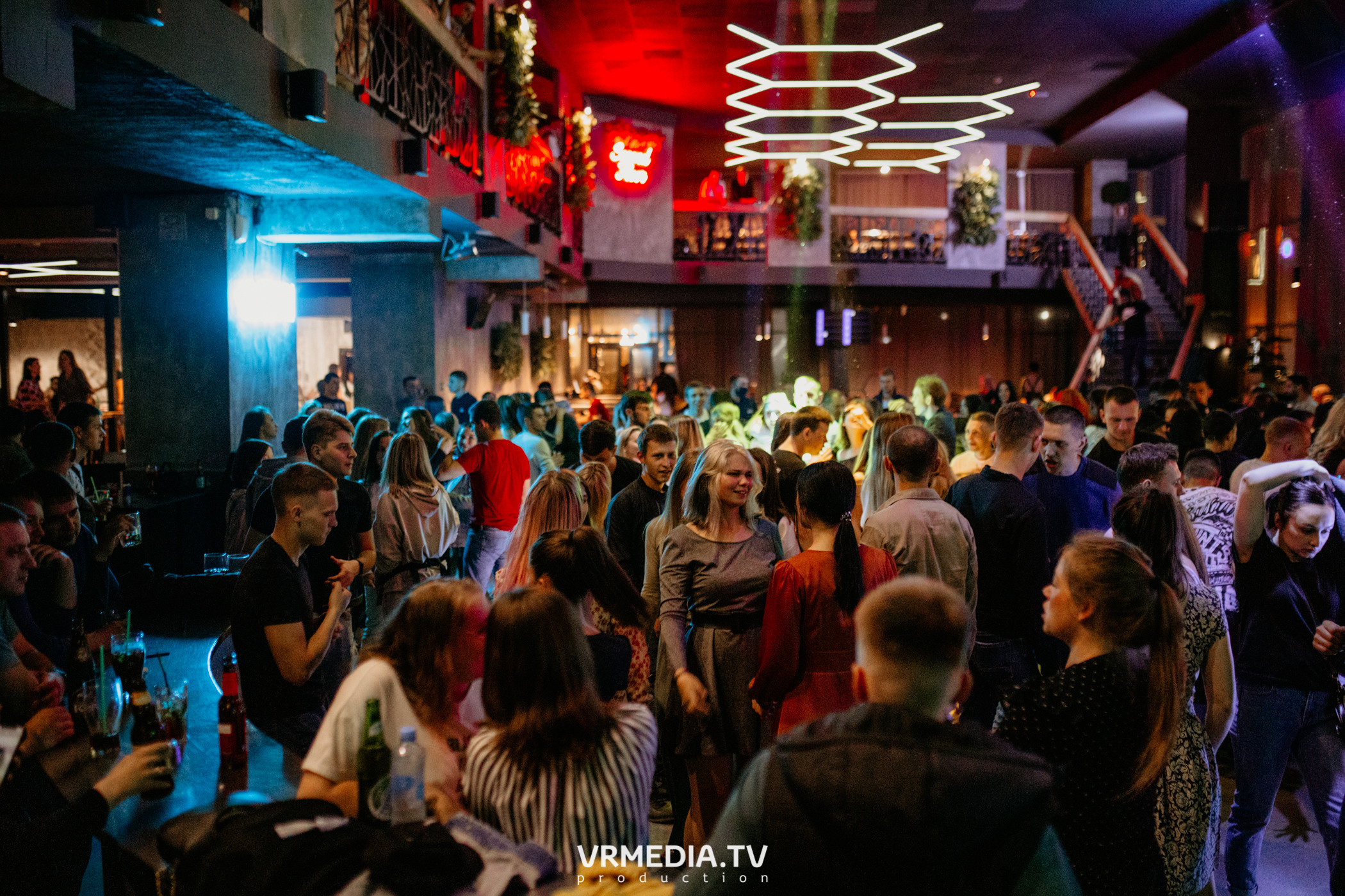 Выходные в баре «DOSKI»