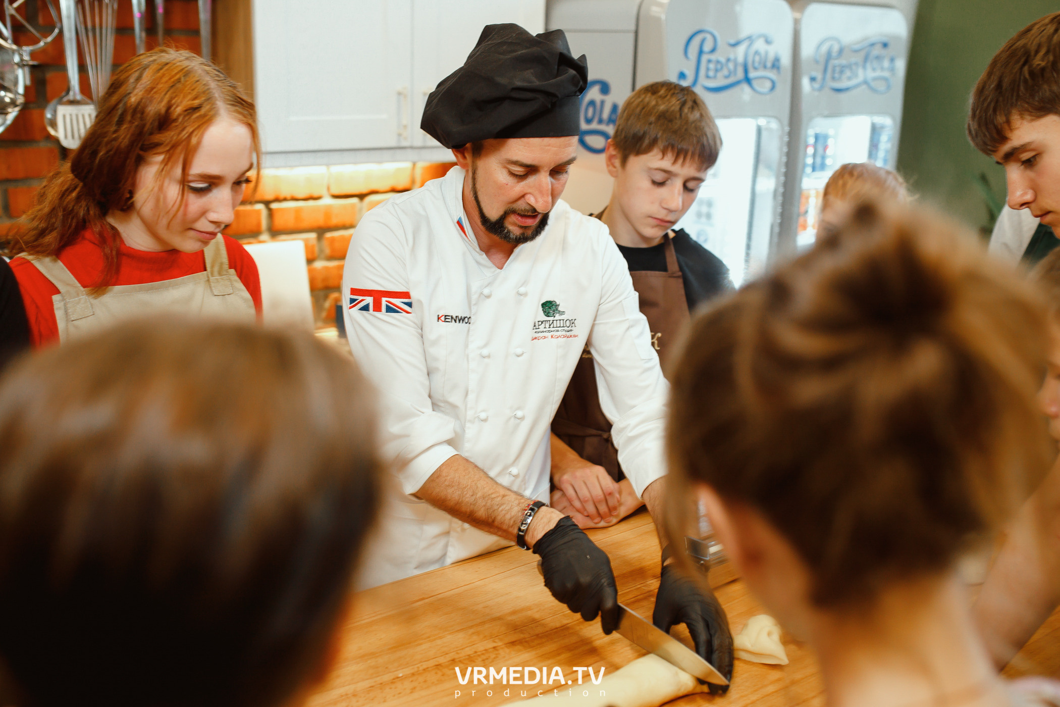 Выпускной 9 класс детского дома #105 в студии «Артишок»