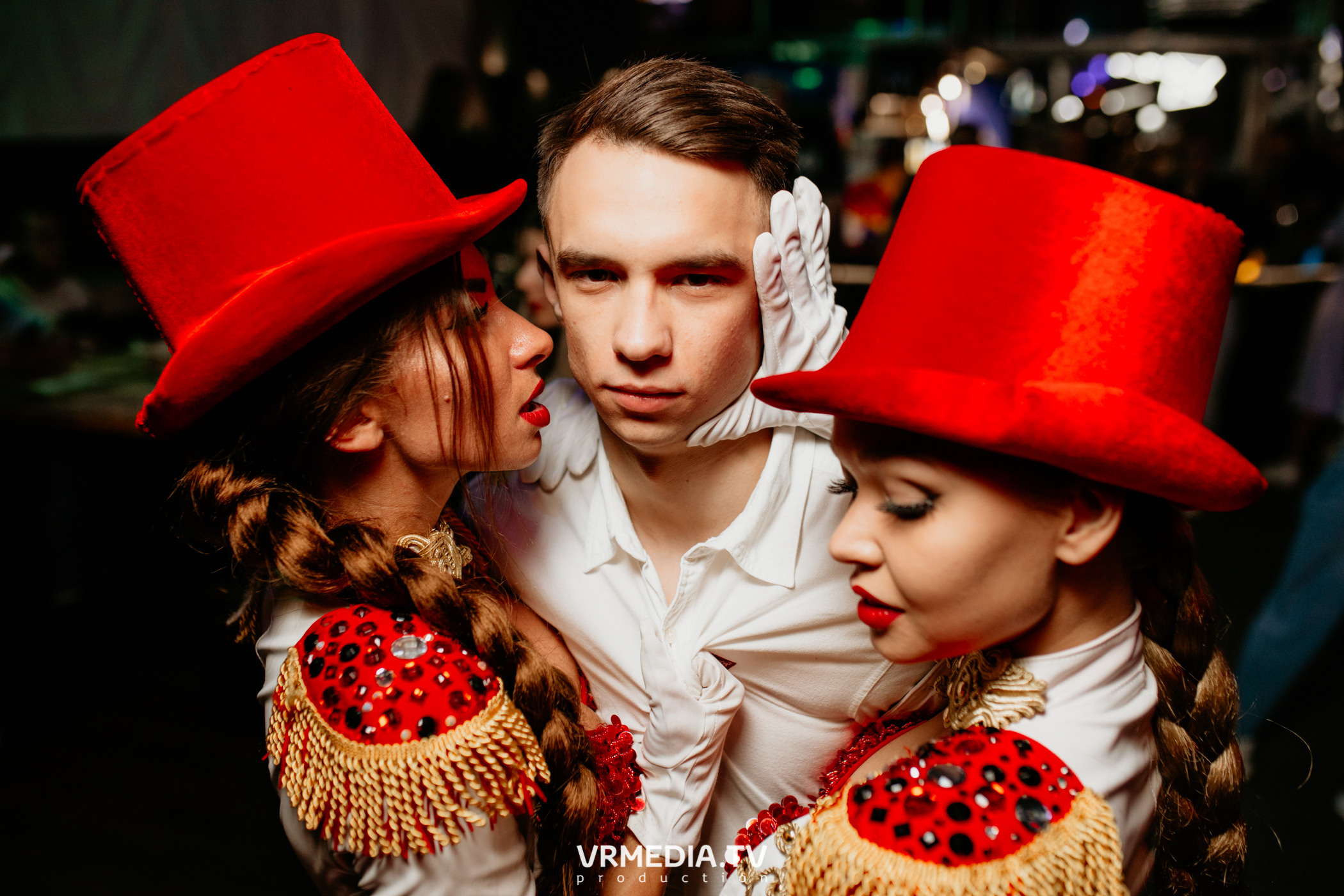 Выходные в баре «DOSKI»