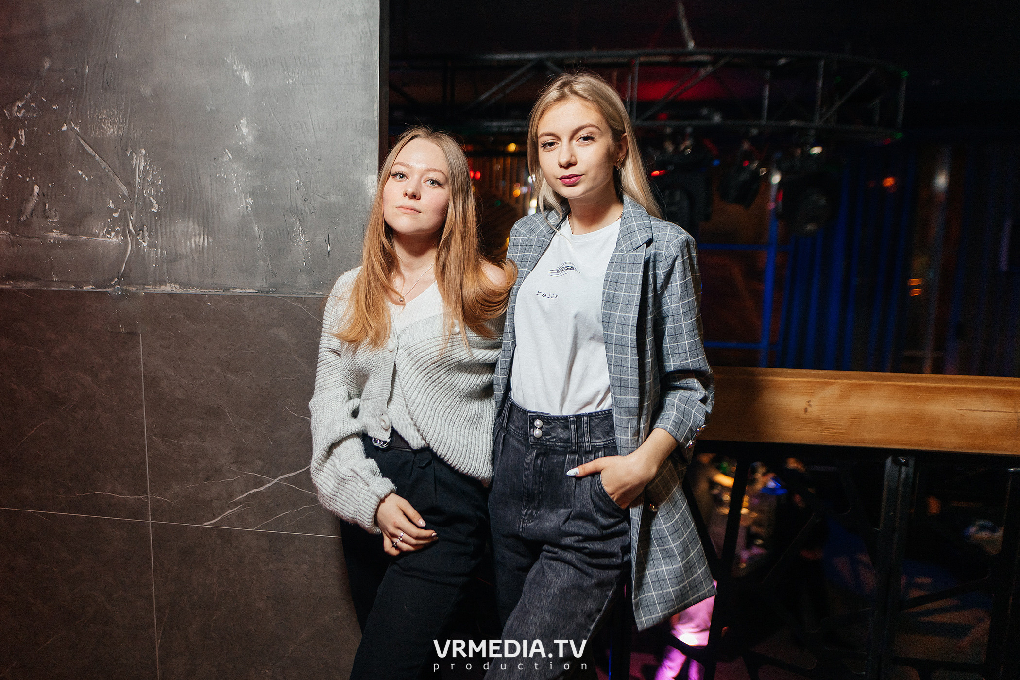 Выходные в баре «DOSKI»