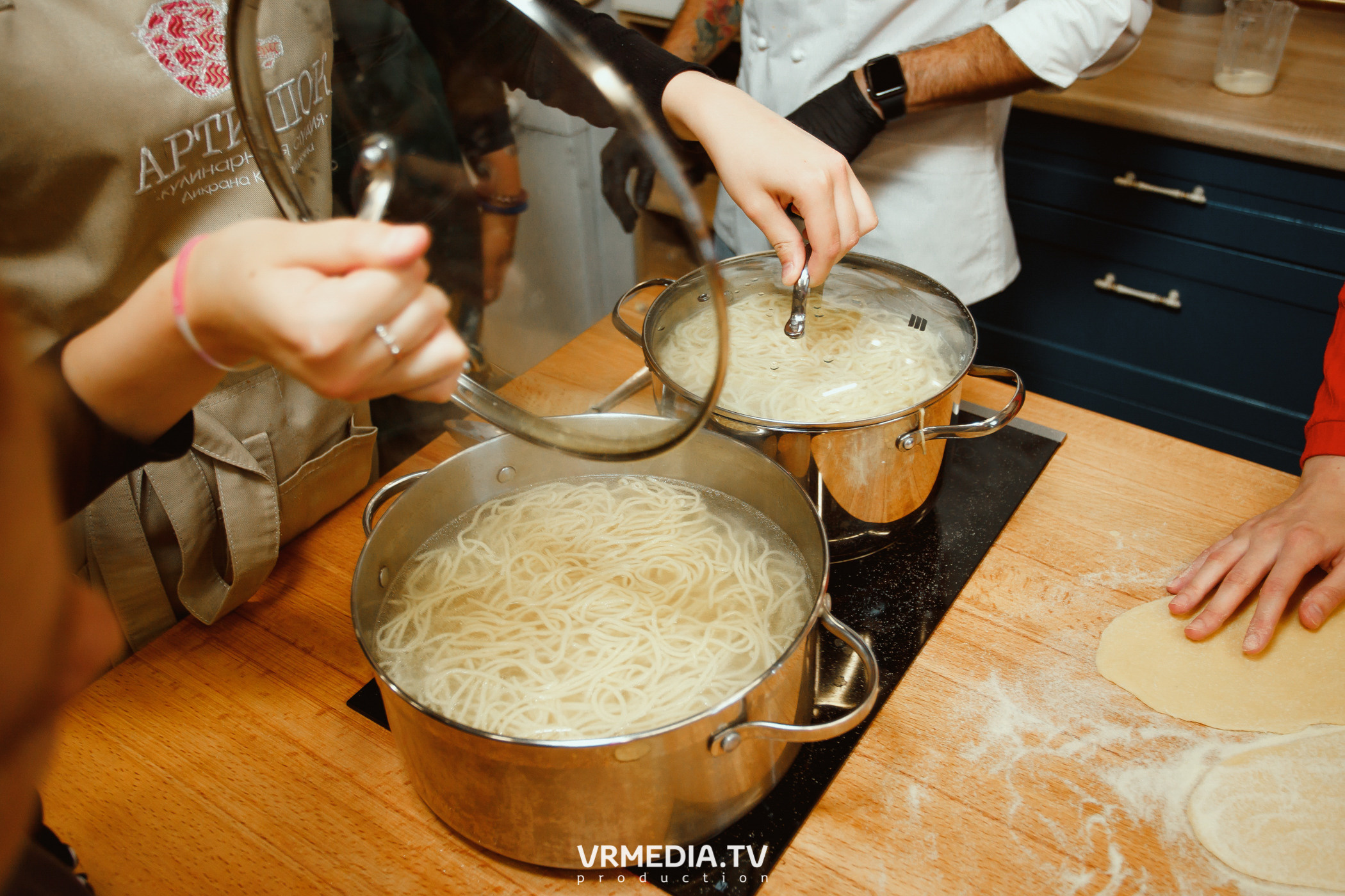 Выпускной 9 класс детского дома #105 в студии «Артишок»