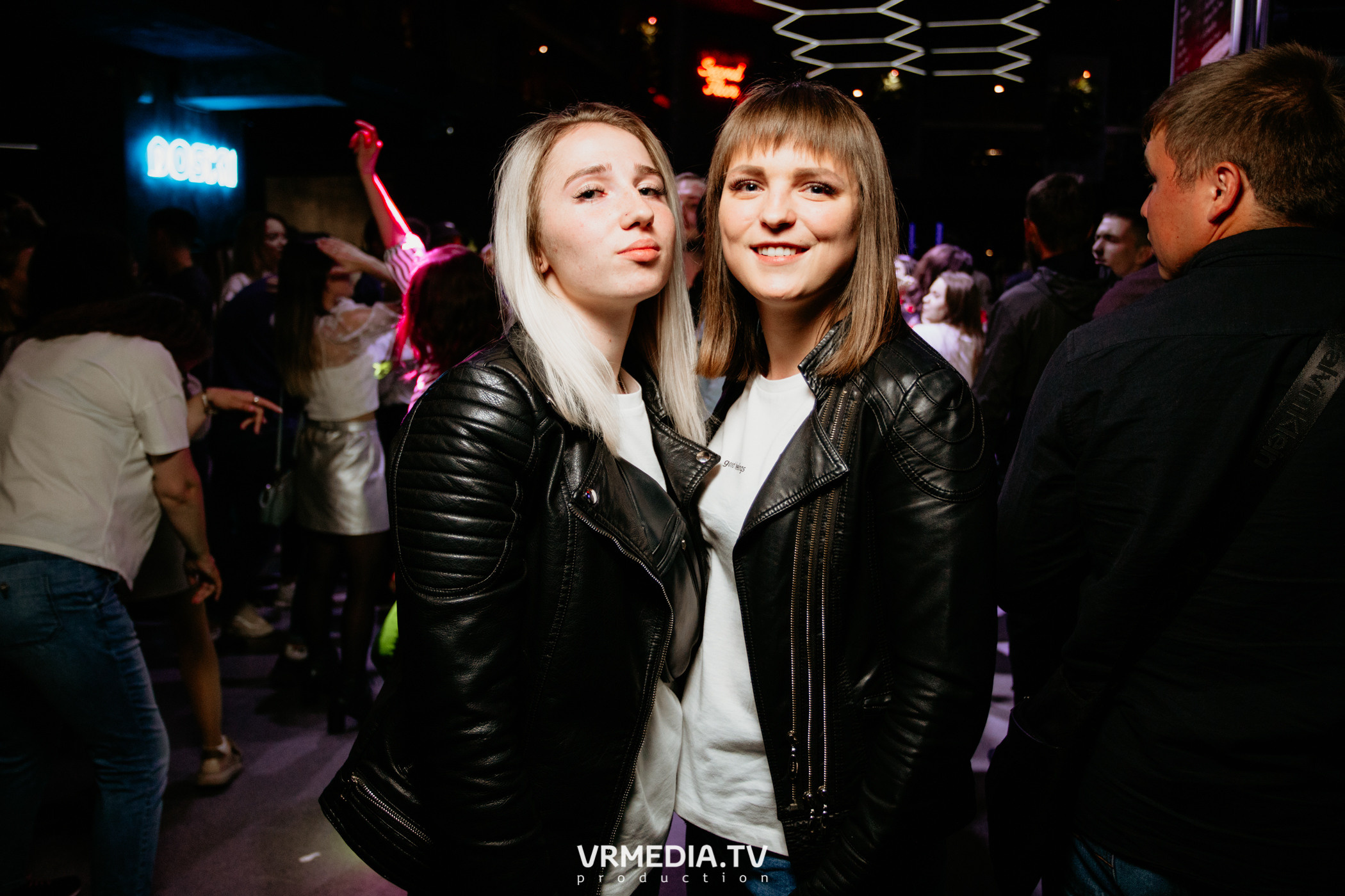 Выходные в баре «DOSKI»