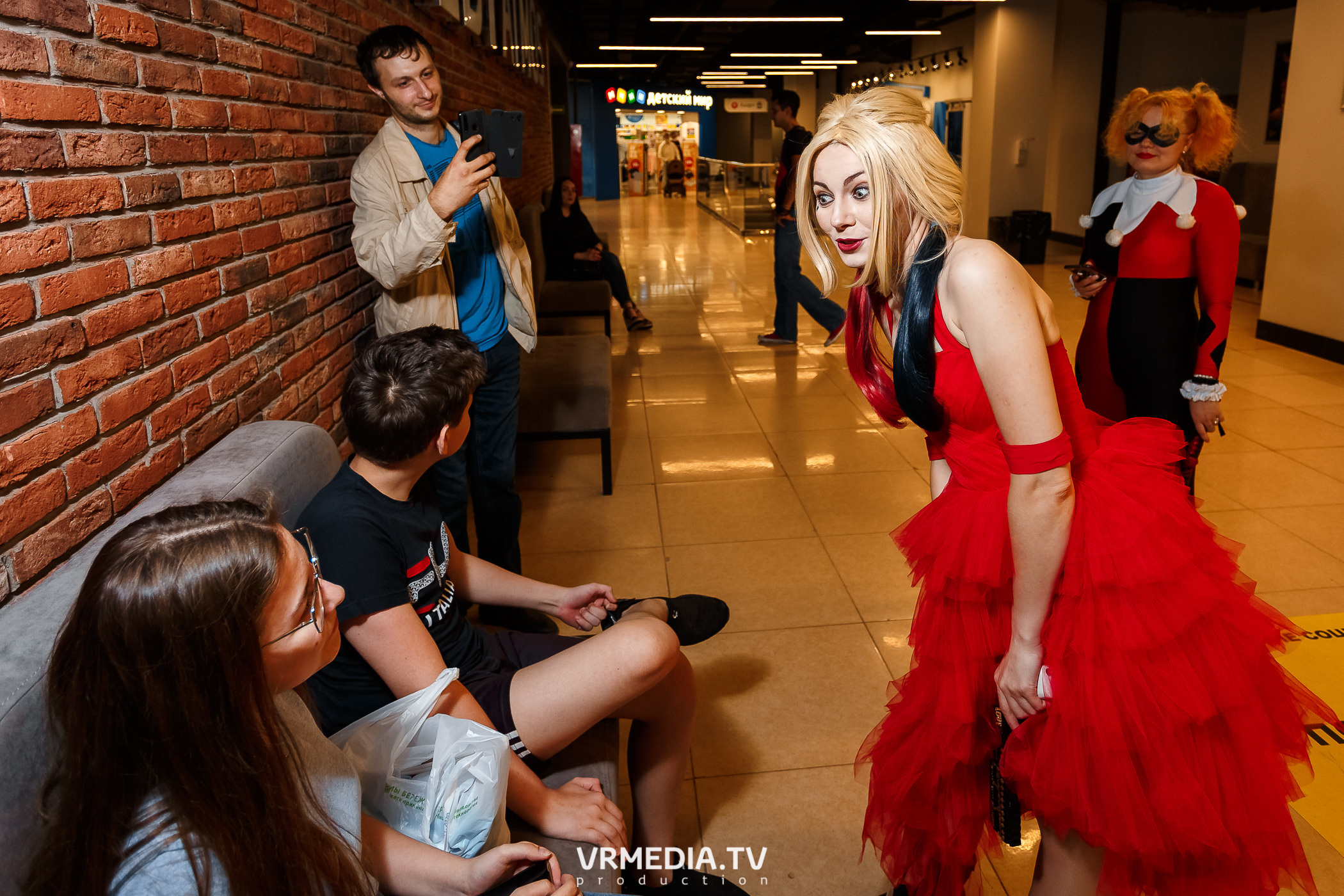 Starmax Cinema. Премьера фильма «Отряд Самоубийц»: Миссия навылет