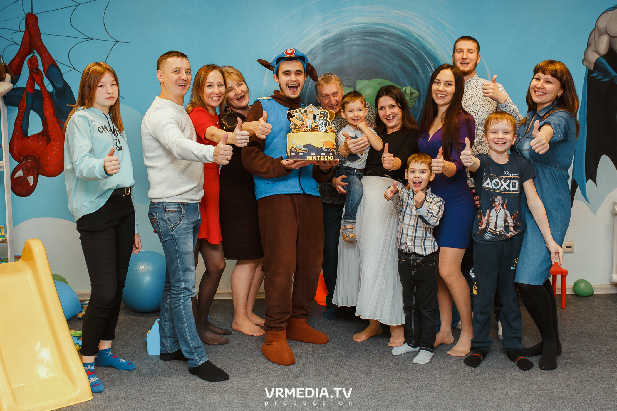 День рождения в «АкунаМатата»