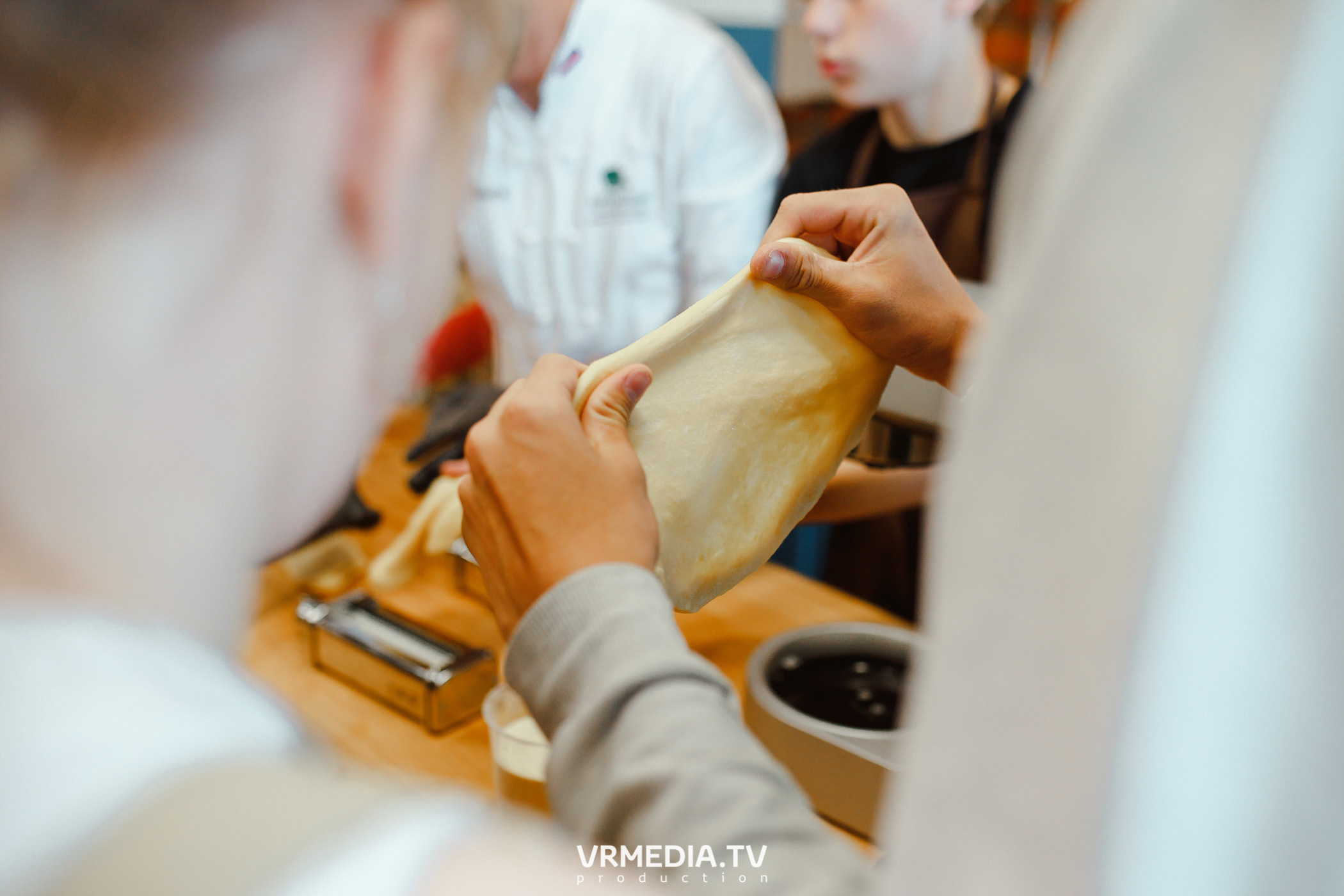 Выпускной 9 класс детского дома #105 в студии «Артишок»