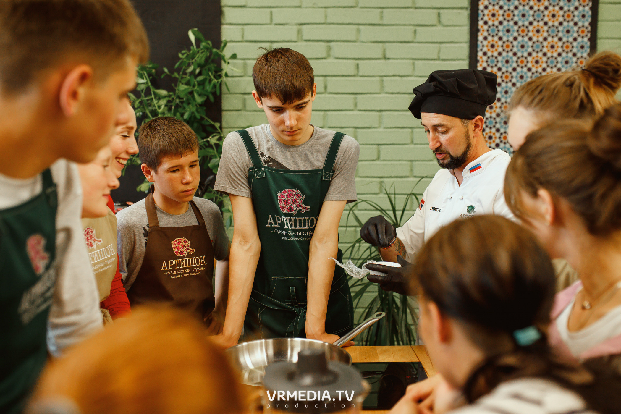 Выпускной 9 класс детского дома #105 в студии «Артишок»