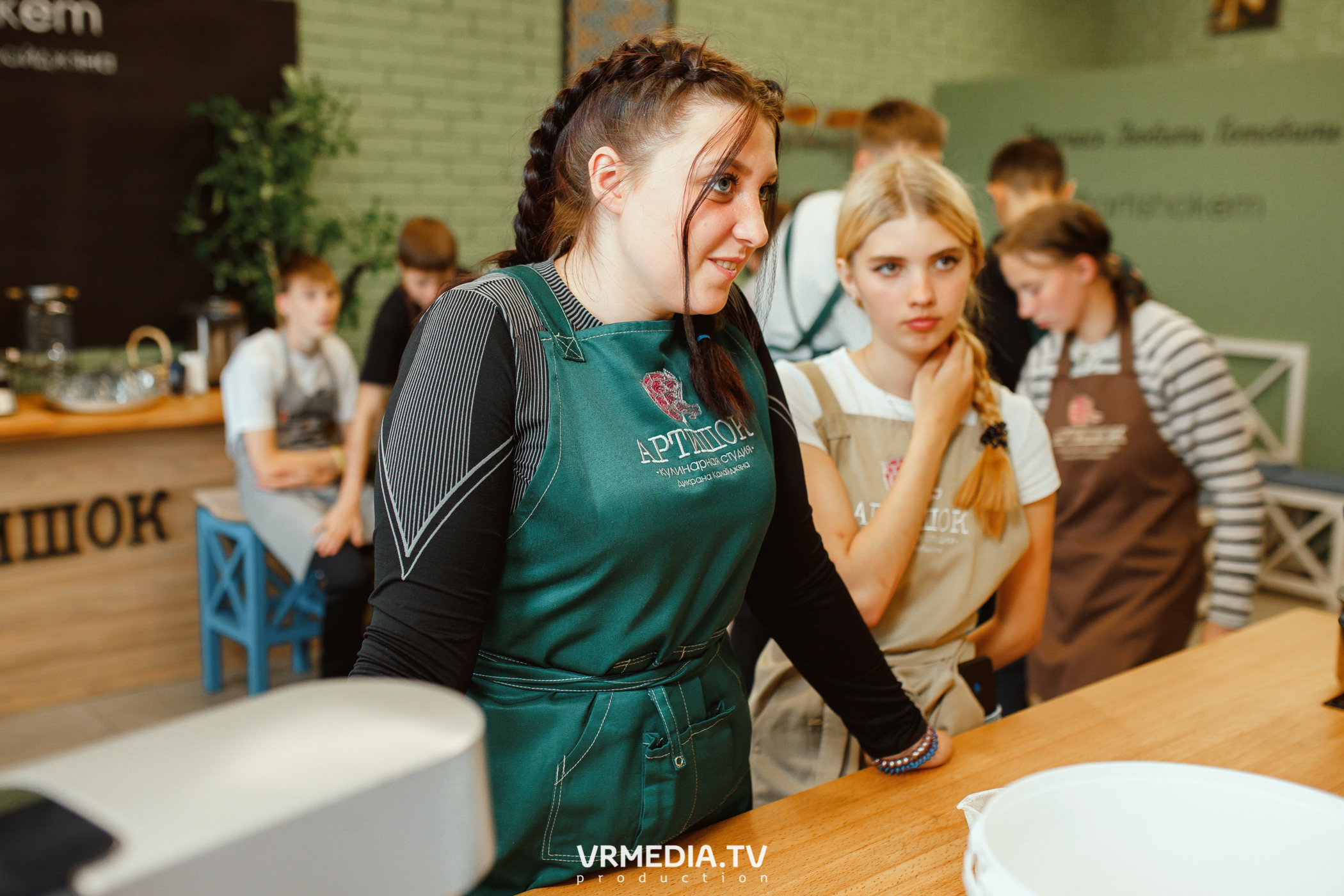 Выпускной 9 класс детского дома #105 в студии «Артишок»