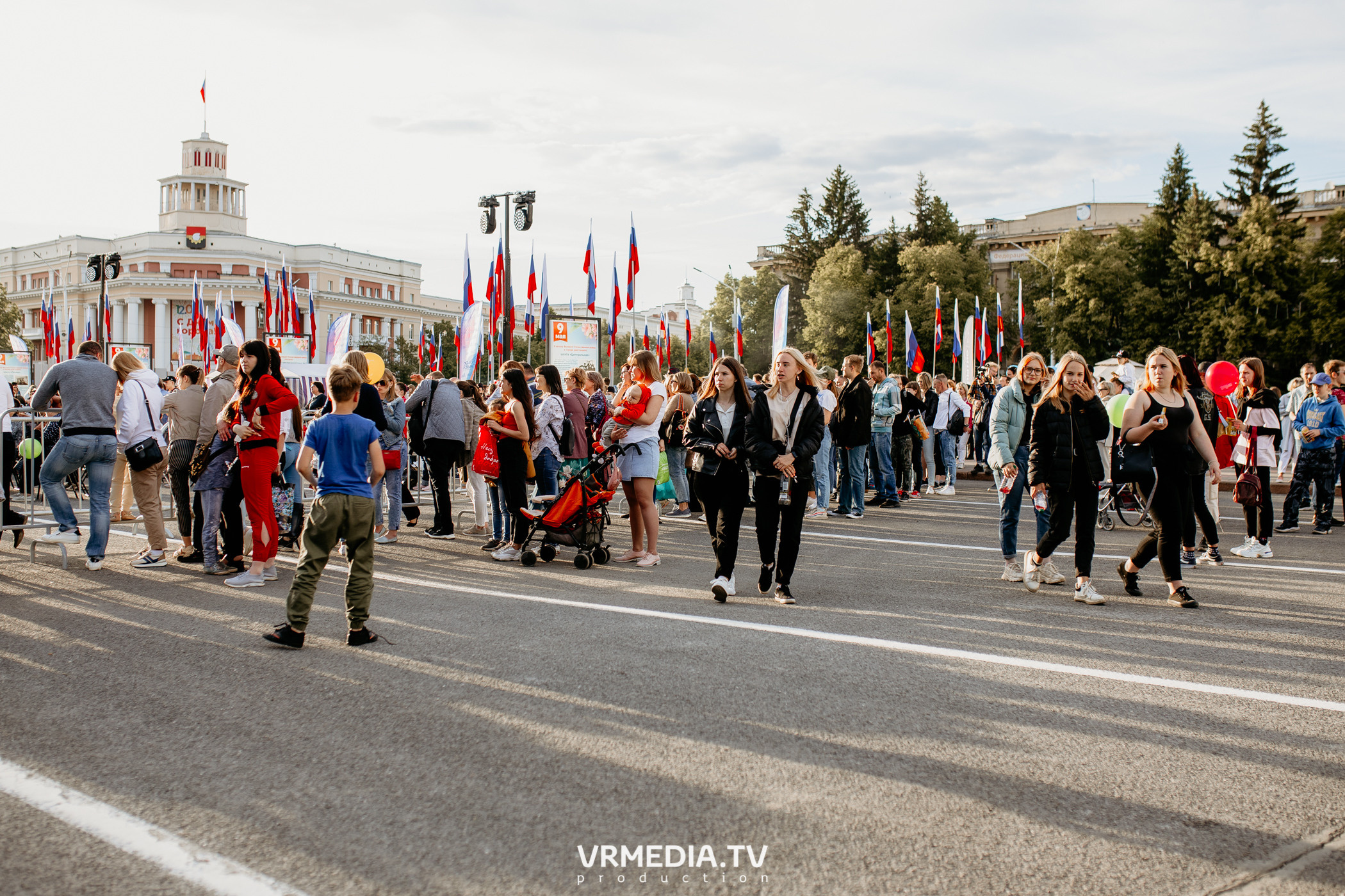 День города. День России