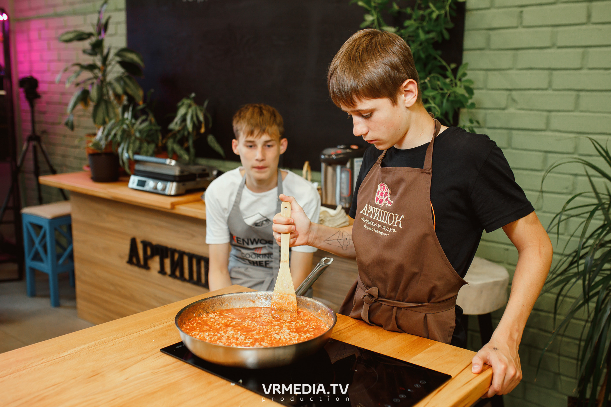 Выпускной 9 класс детского дома #105 в студии «Артишок»