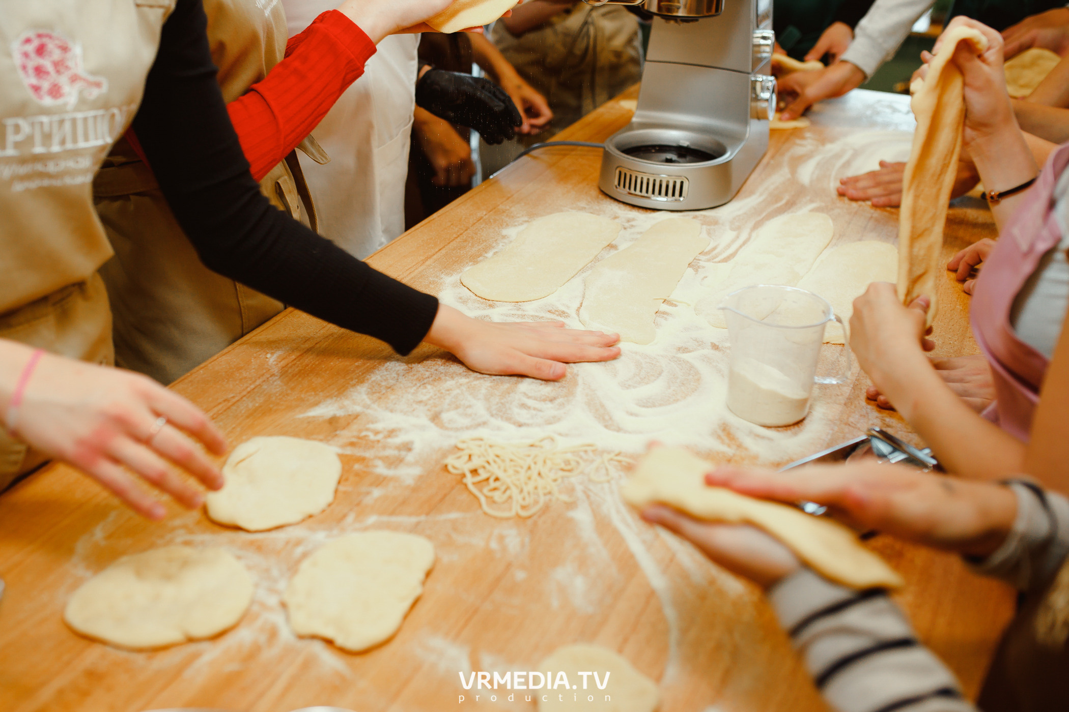 Выпускной 9 класс детского дома #105 в студии «Артишок»