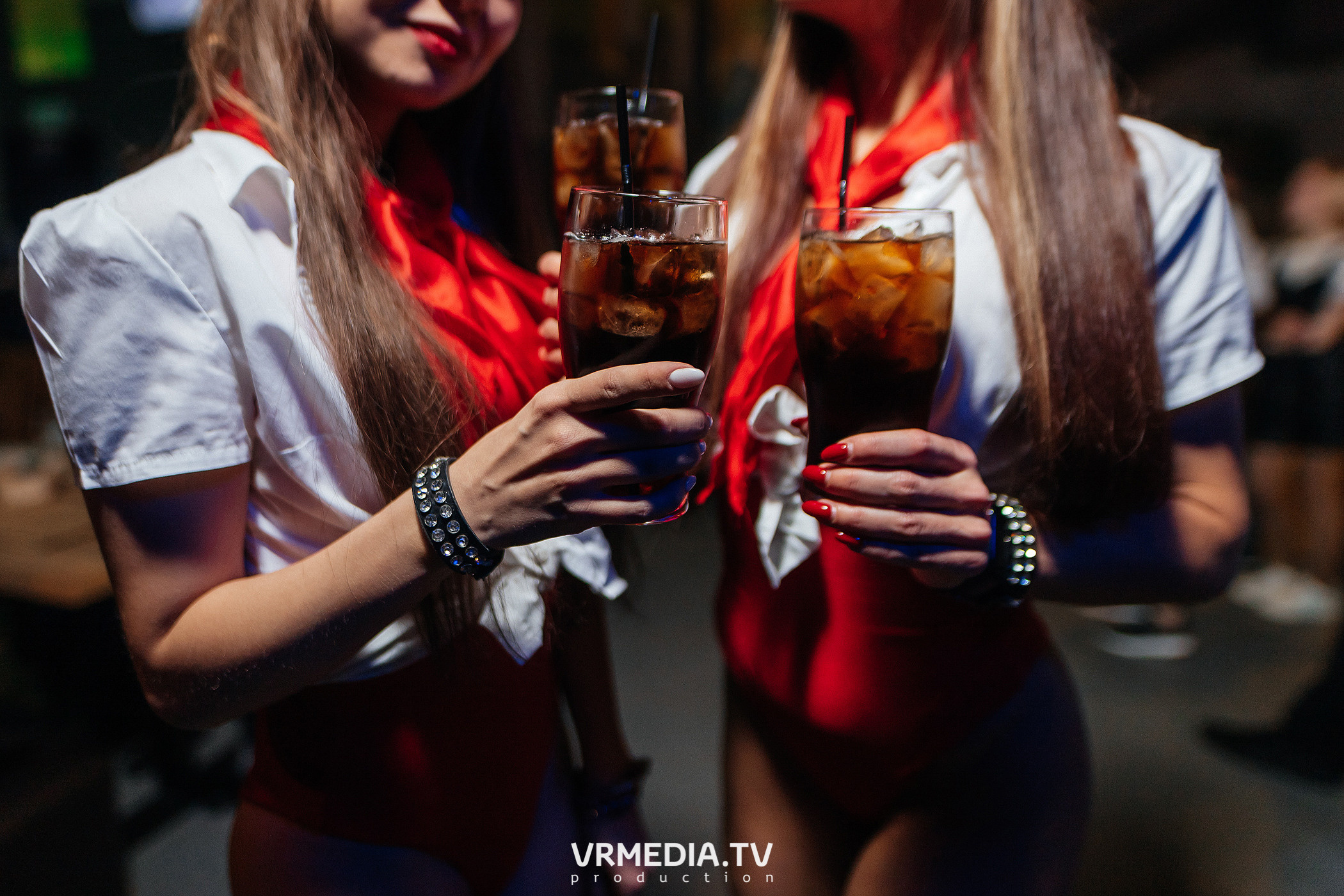 Выходные в баре «DOSKI»