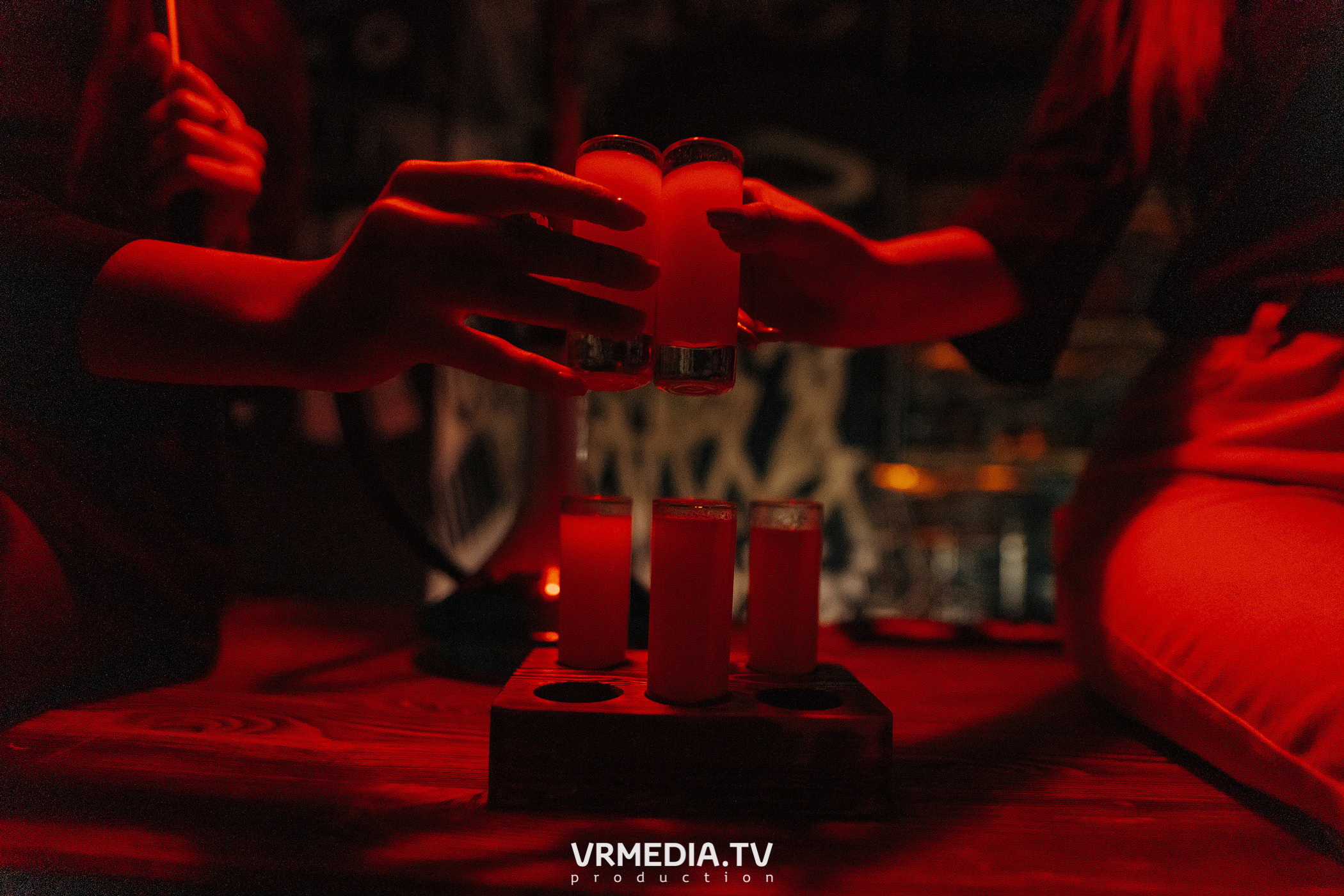 Открытие лаунж-бара «Глотай»