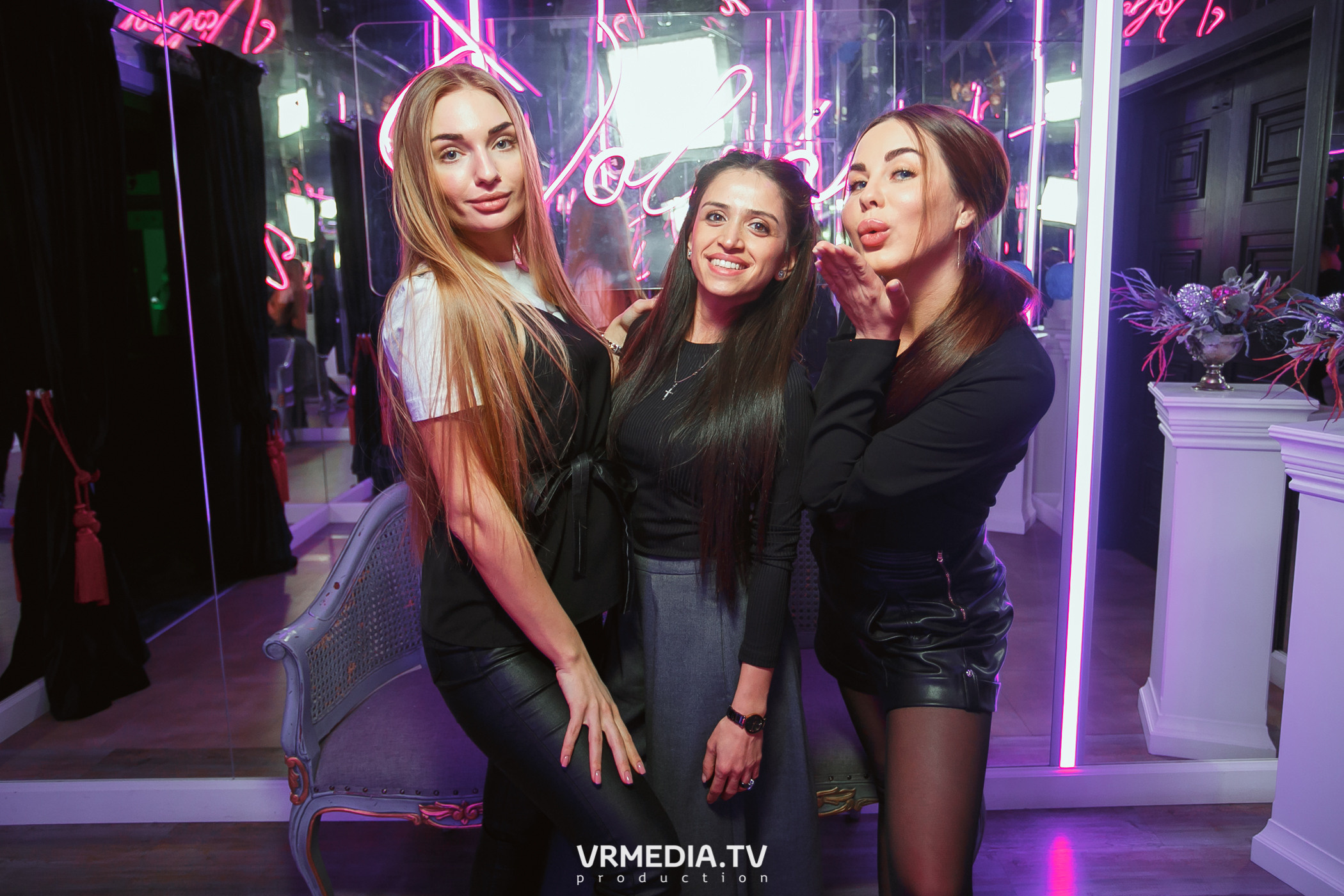 Women’s weekend в караоке «Volna»