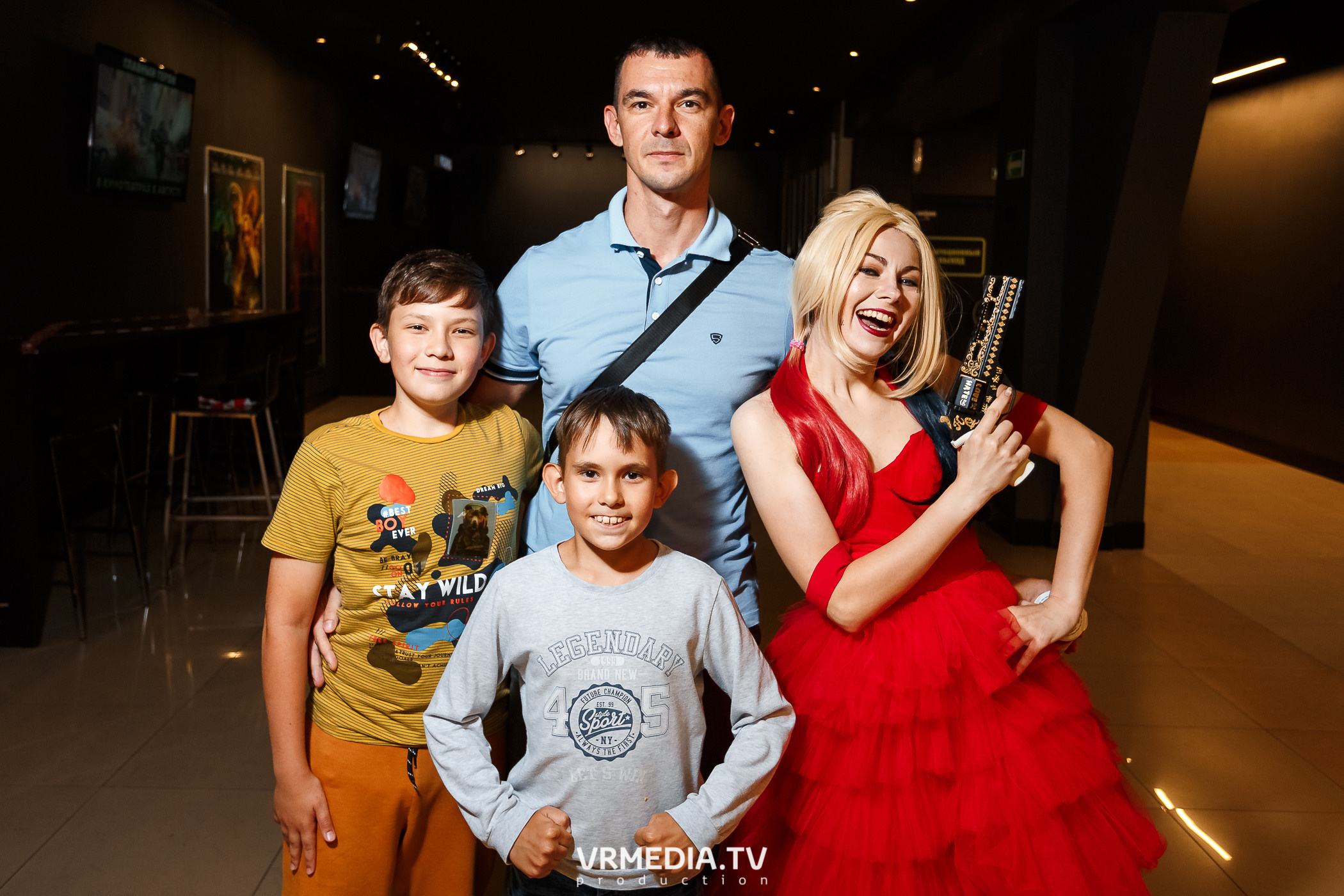 Starmax Cinema. Премьера фильма «Отряд Самоубийц»: Миссия навылет