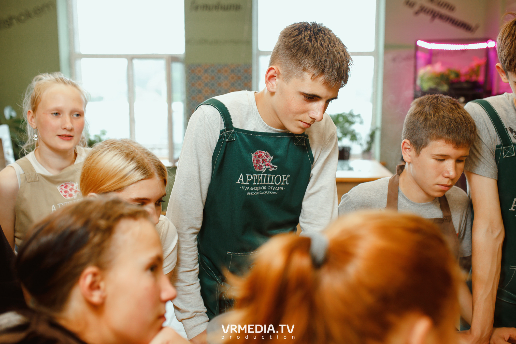 Выпускной 9 класс детского дома #105 в студии «Артишок»