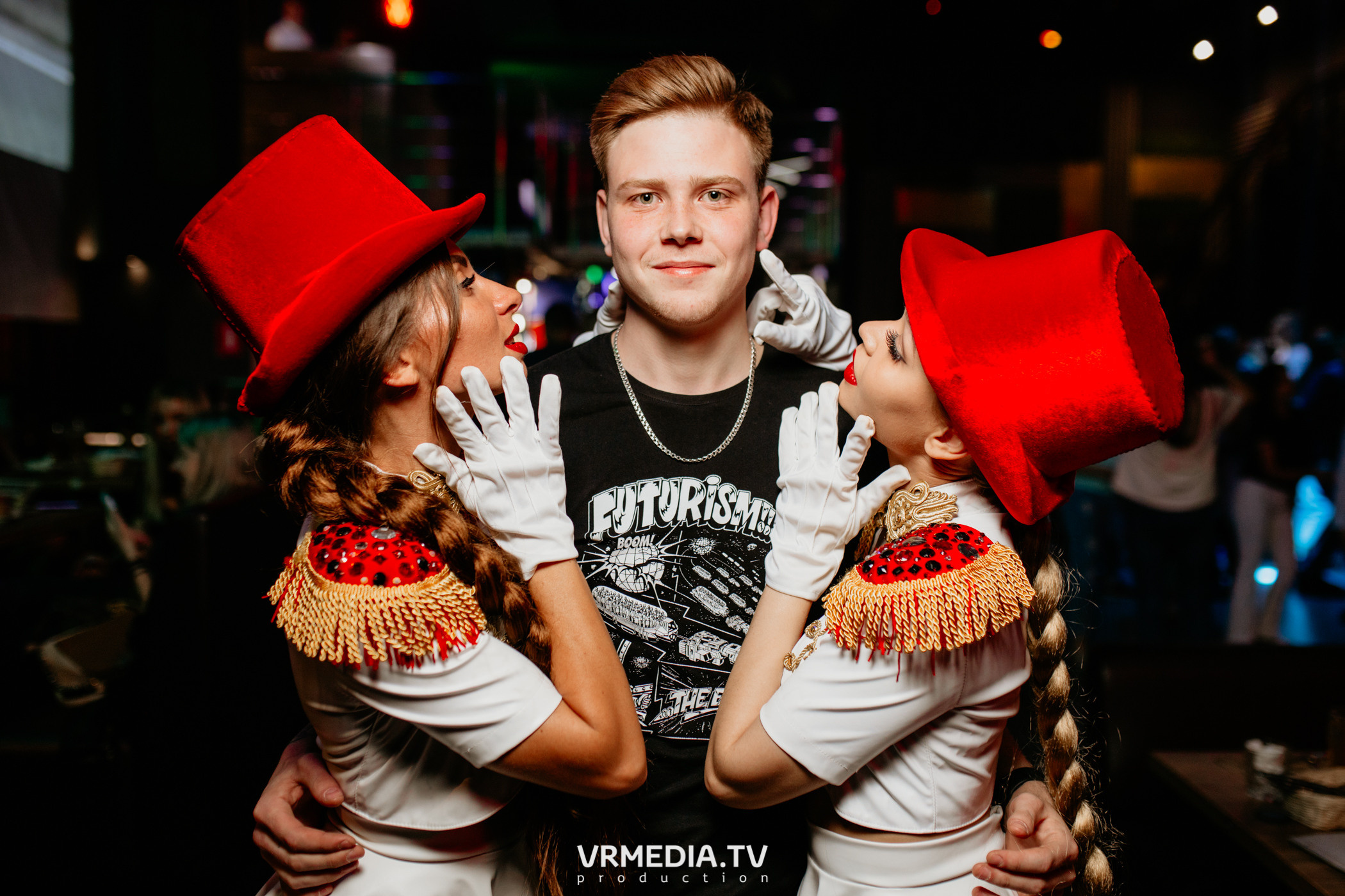 Выходные в баре «DOSKI»