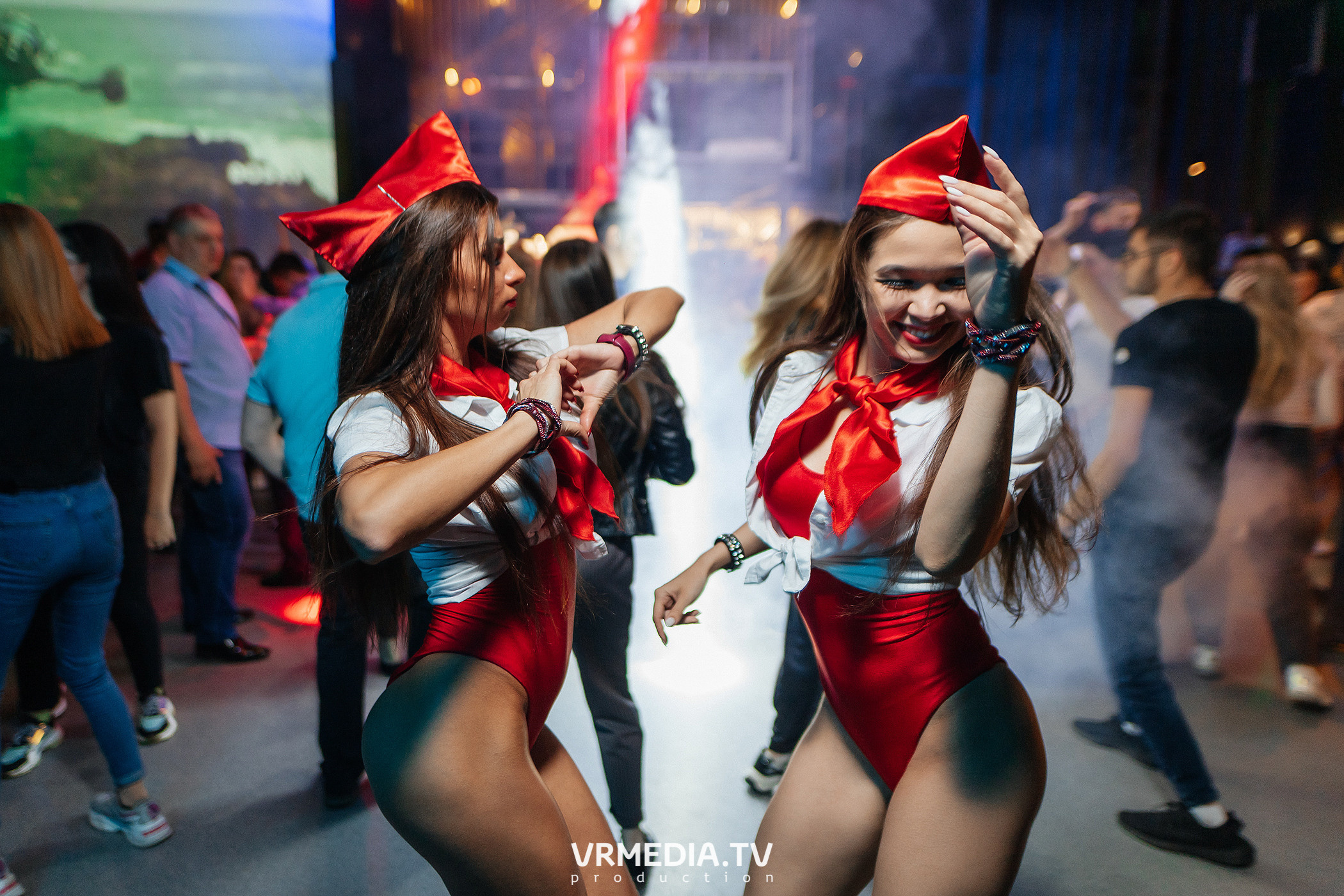 Выходные в баре «DOSKI»