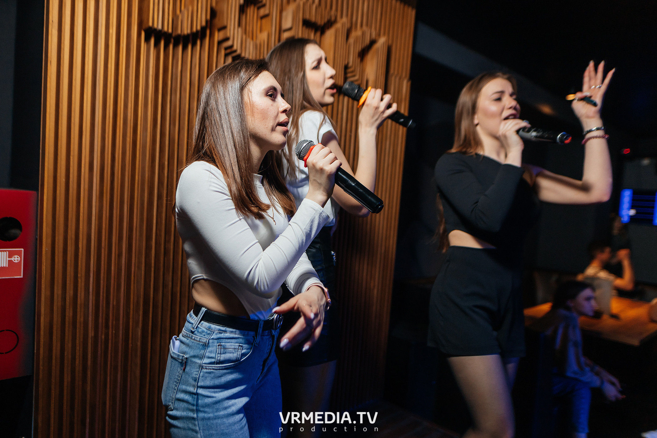 Выходные в баре «DOSKI»