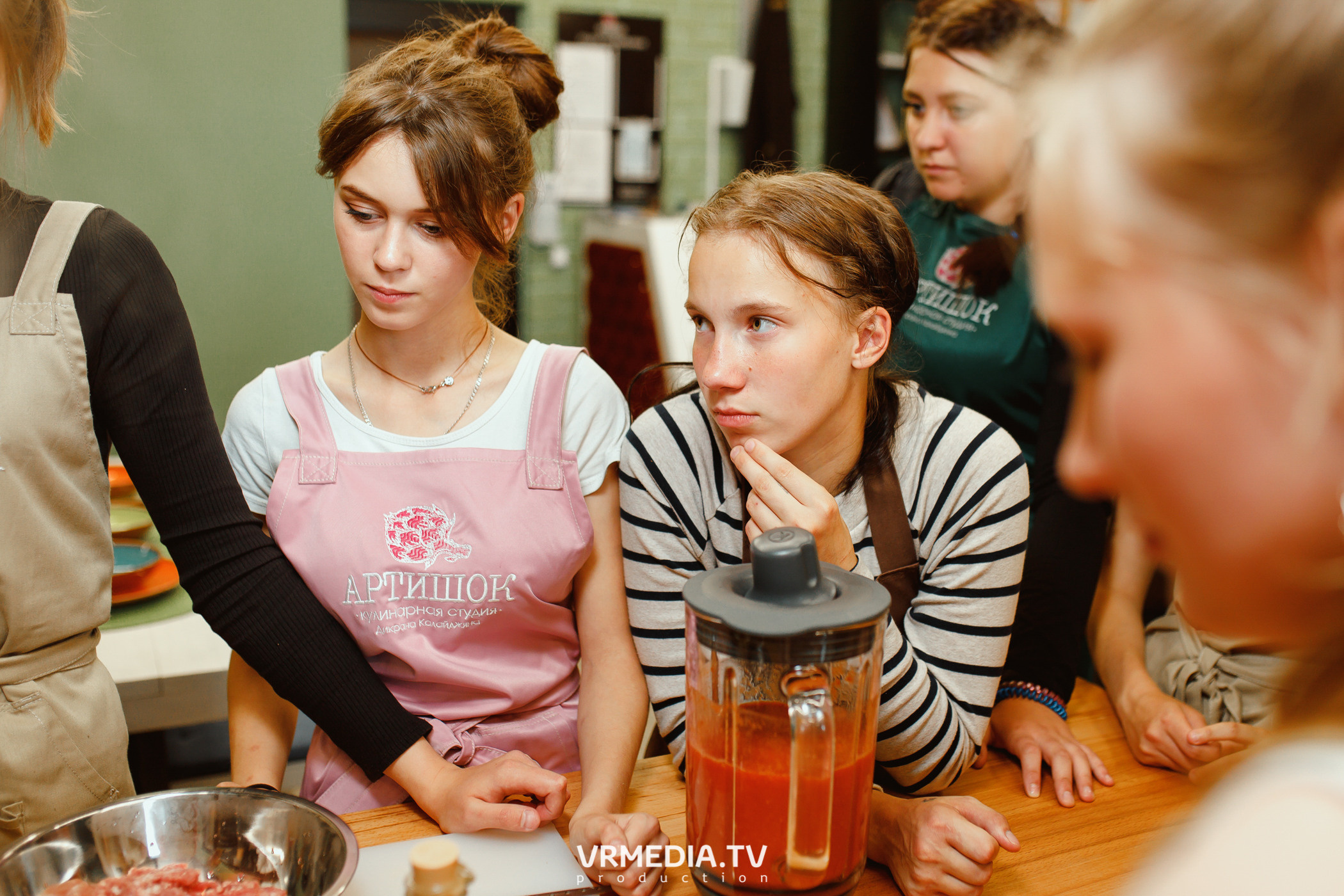 Выпускной 9 класс детского дома #105 в студии «Артишок»