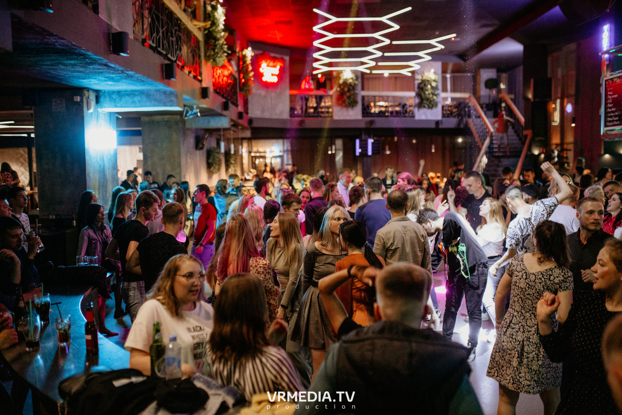 Выходные в баре «DOSKI»