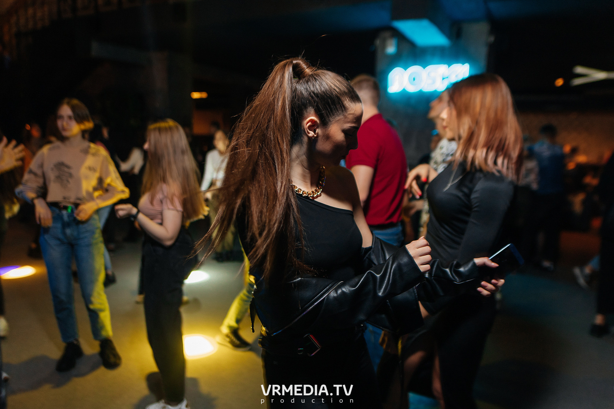 Выходные в баре «DOSKI»