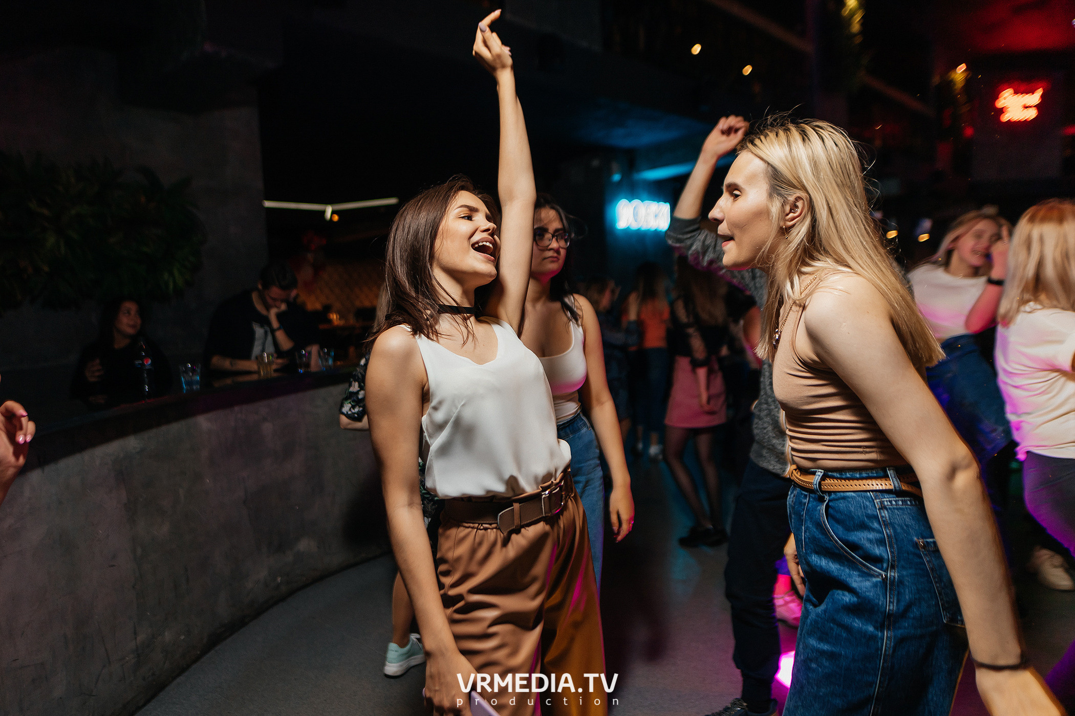 Выходные в баре «DOSKI»