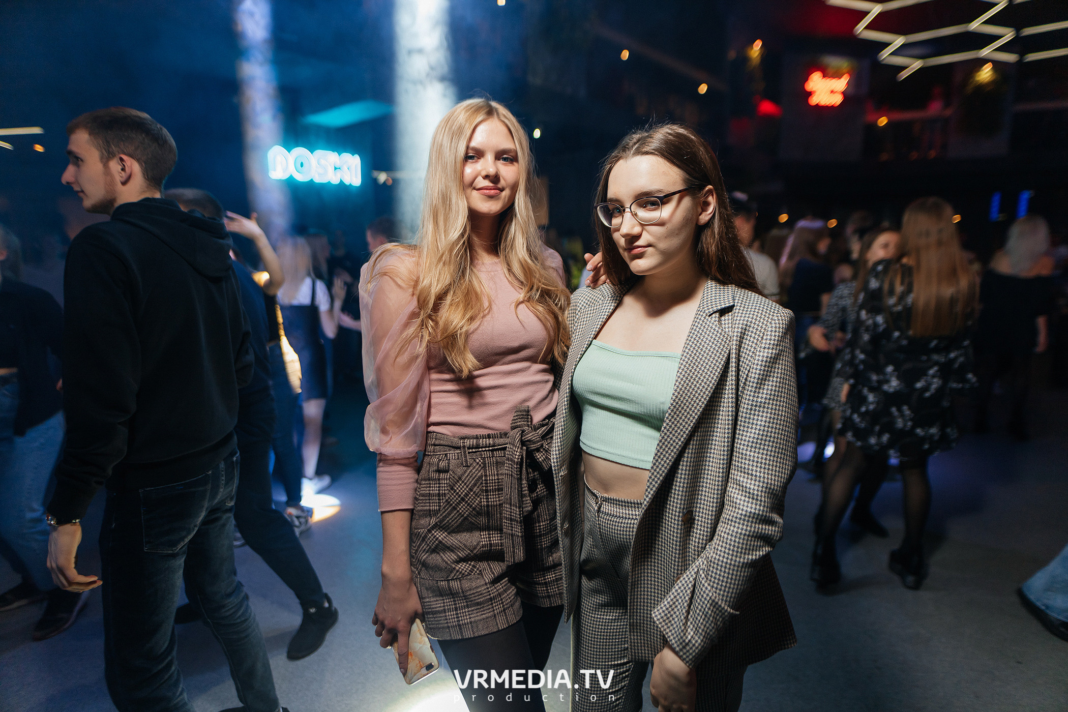 Выходные в баре «DOSKI»