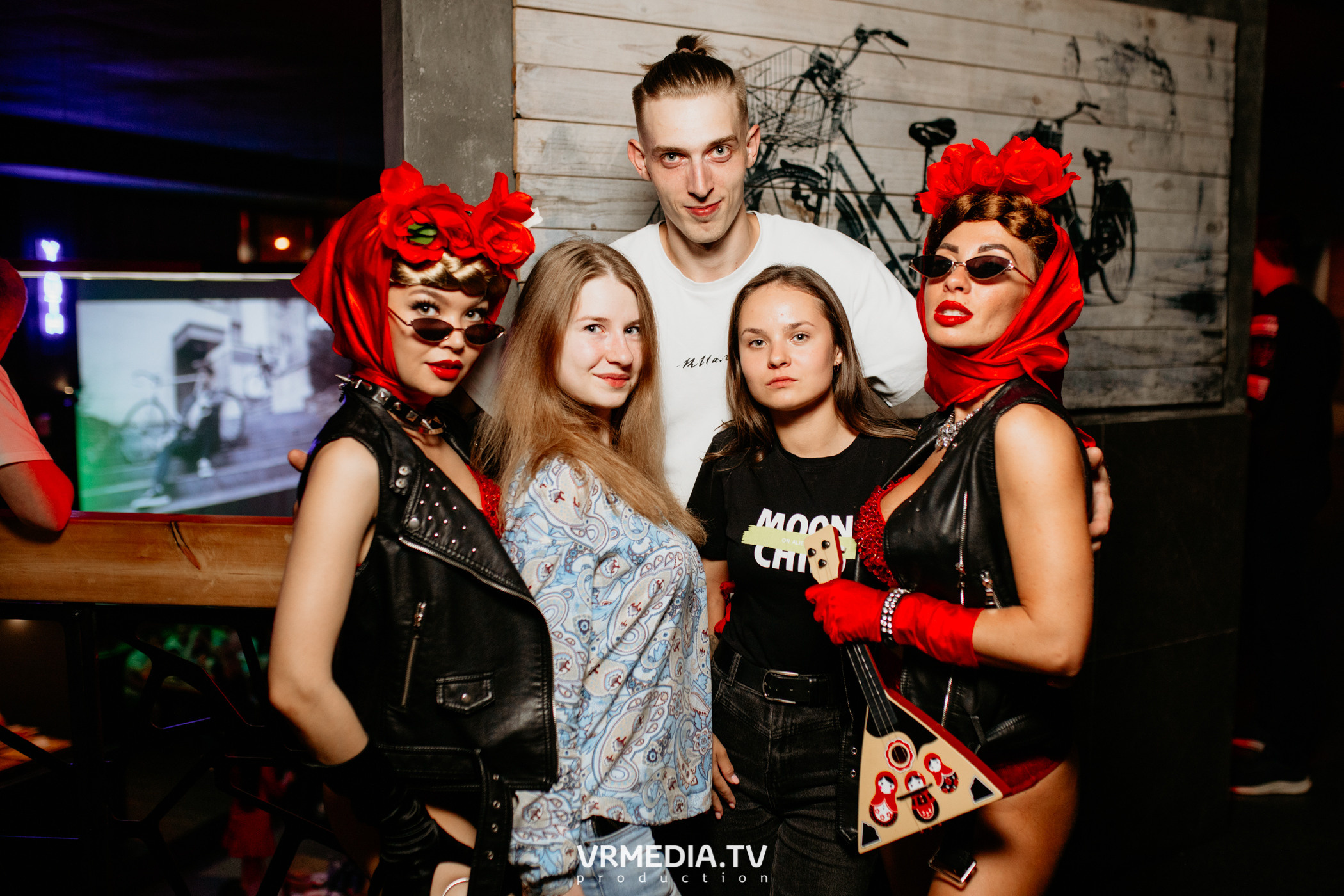 Выходные в баре «DOSKI»