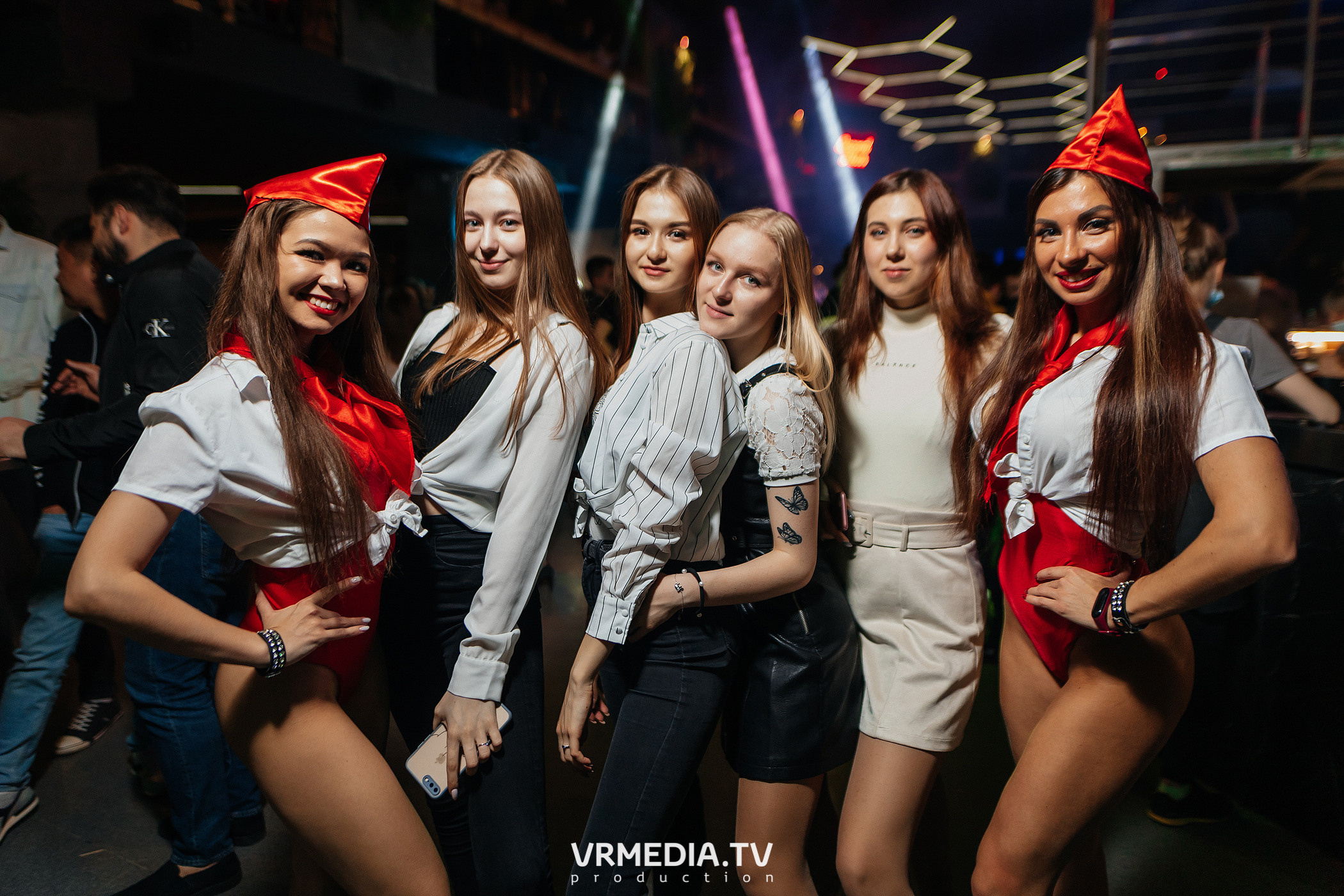 Выходные в баре «DOSKI»