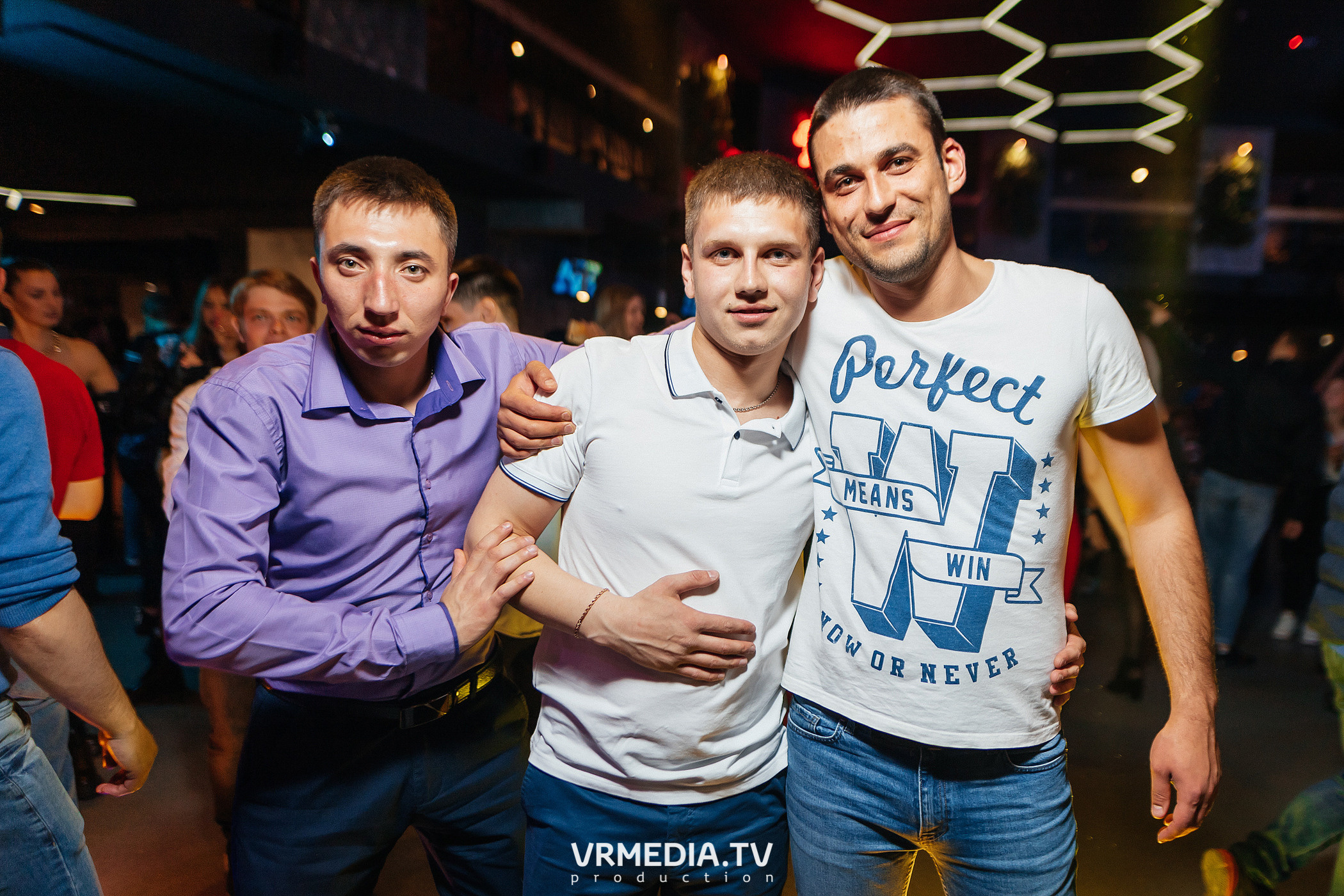 Выходные в баре «DOSKI»