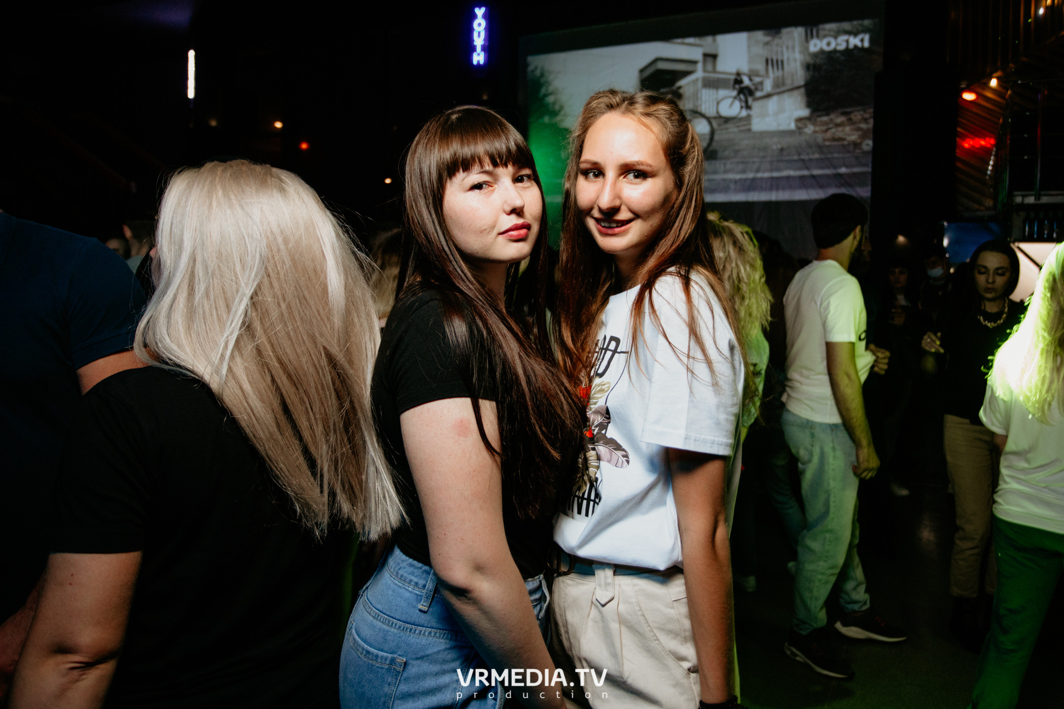 Выходные в баре «DOSKI»