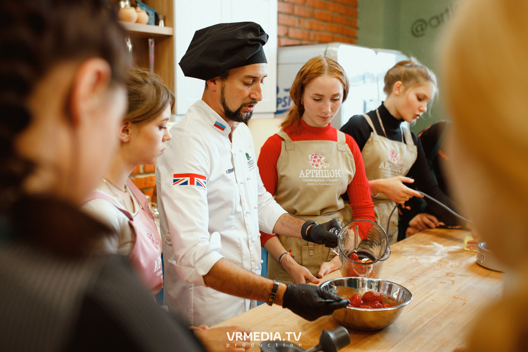 Выпускной 9 класс детского дома #105 в студии «Артишок»