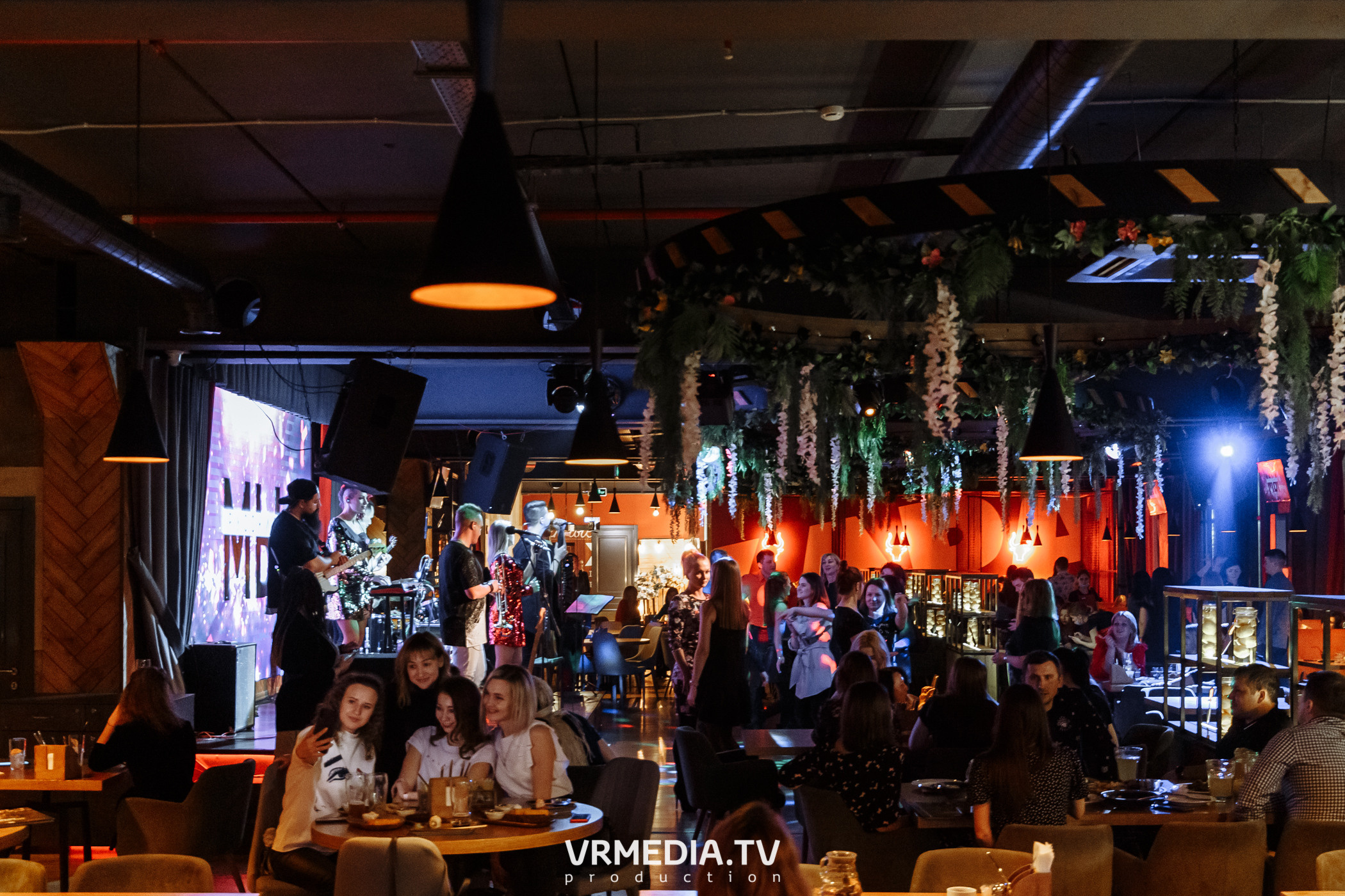 #ЖаркийЖенскийДень в гриль-баре «Жара»