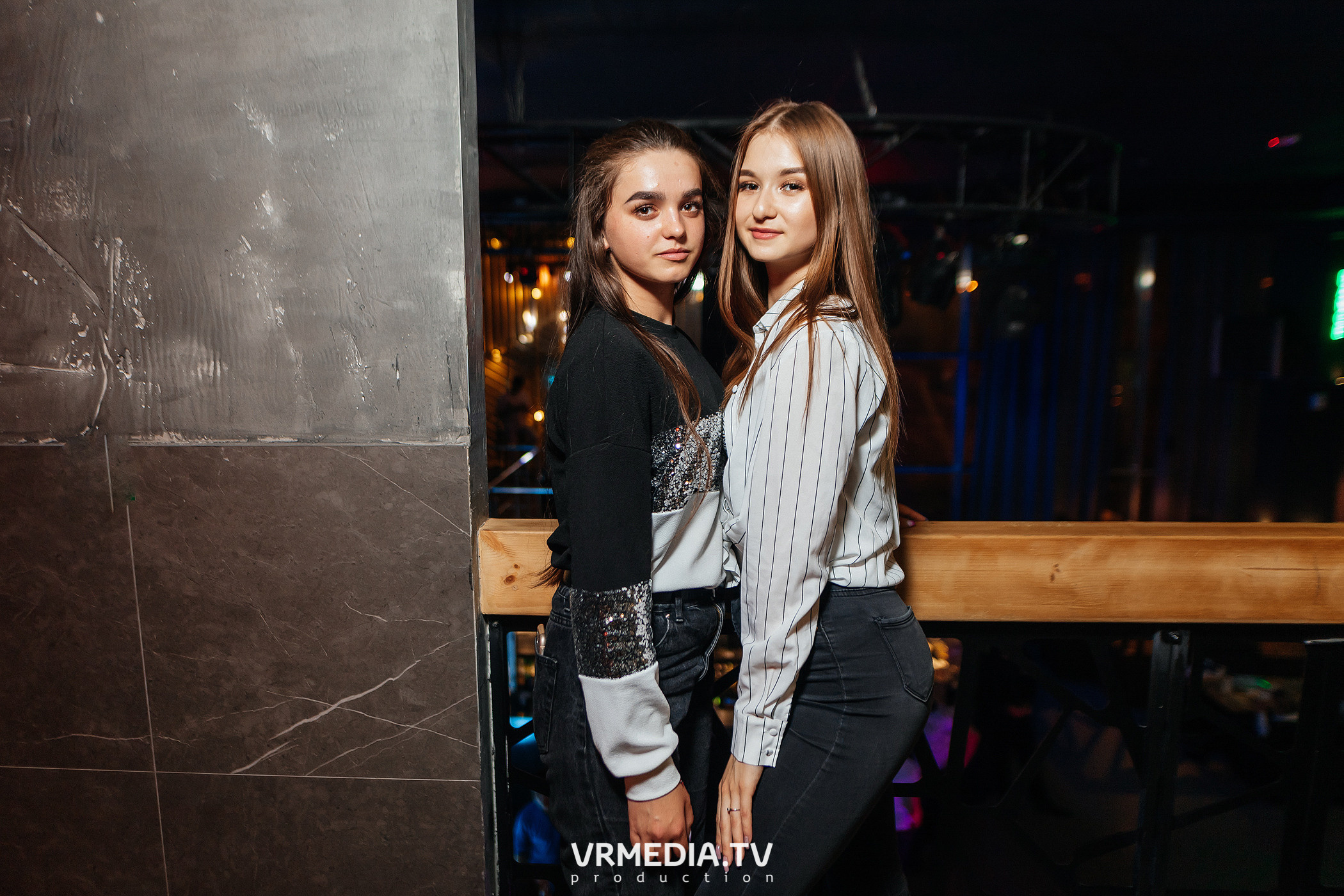 Выходные в баре «DOSKI»