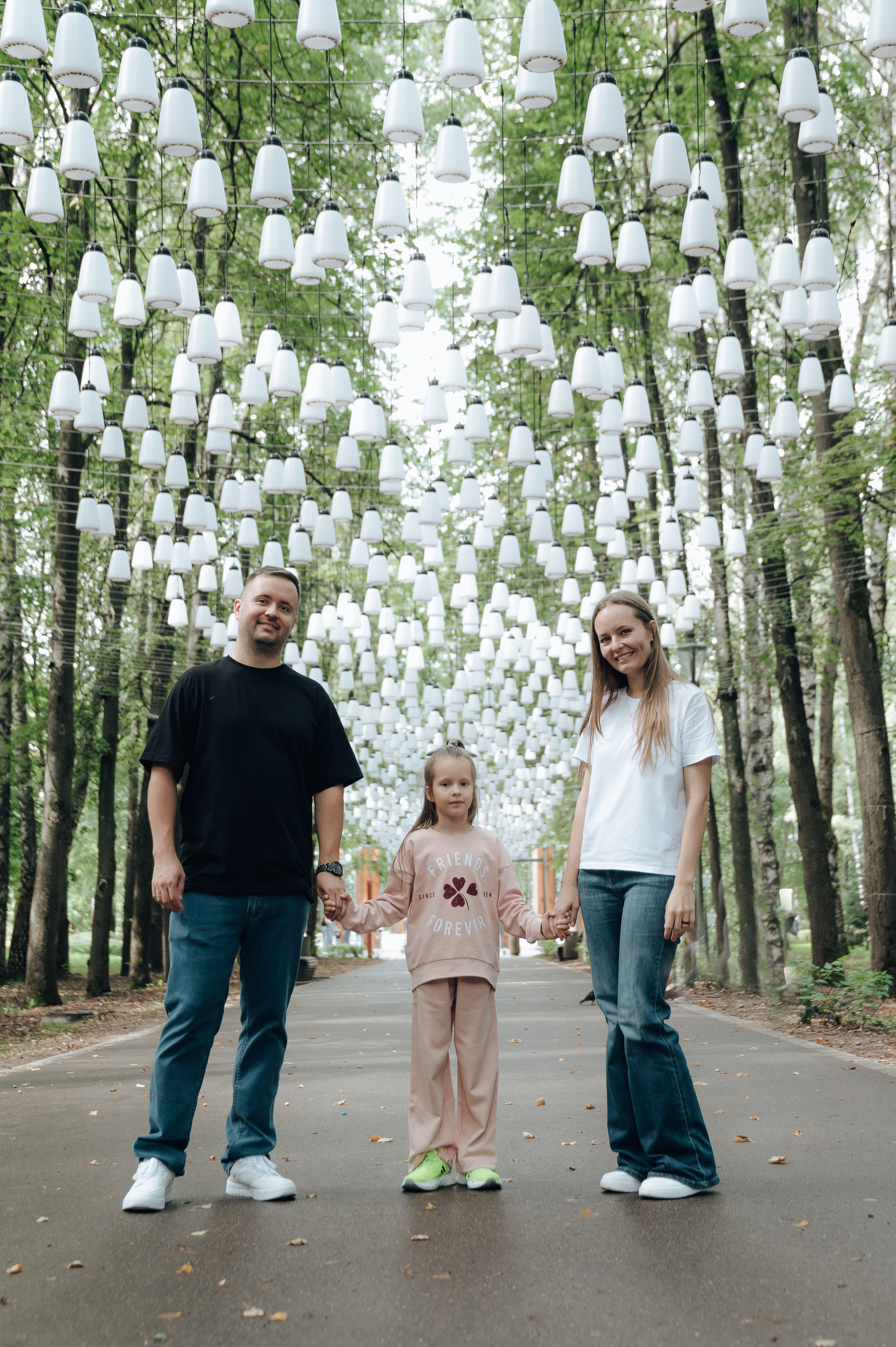 Трое в парке и меховой шар. Детский и семейный фотограф Катерина Мишина