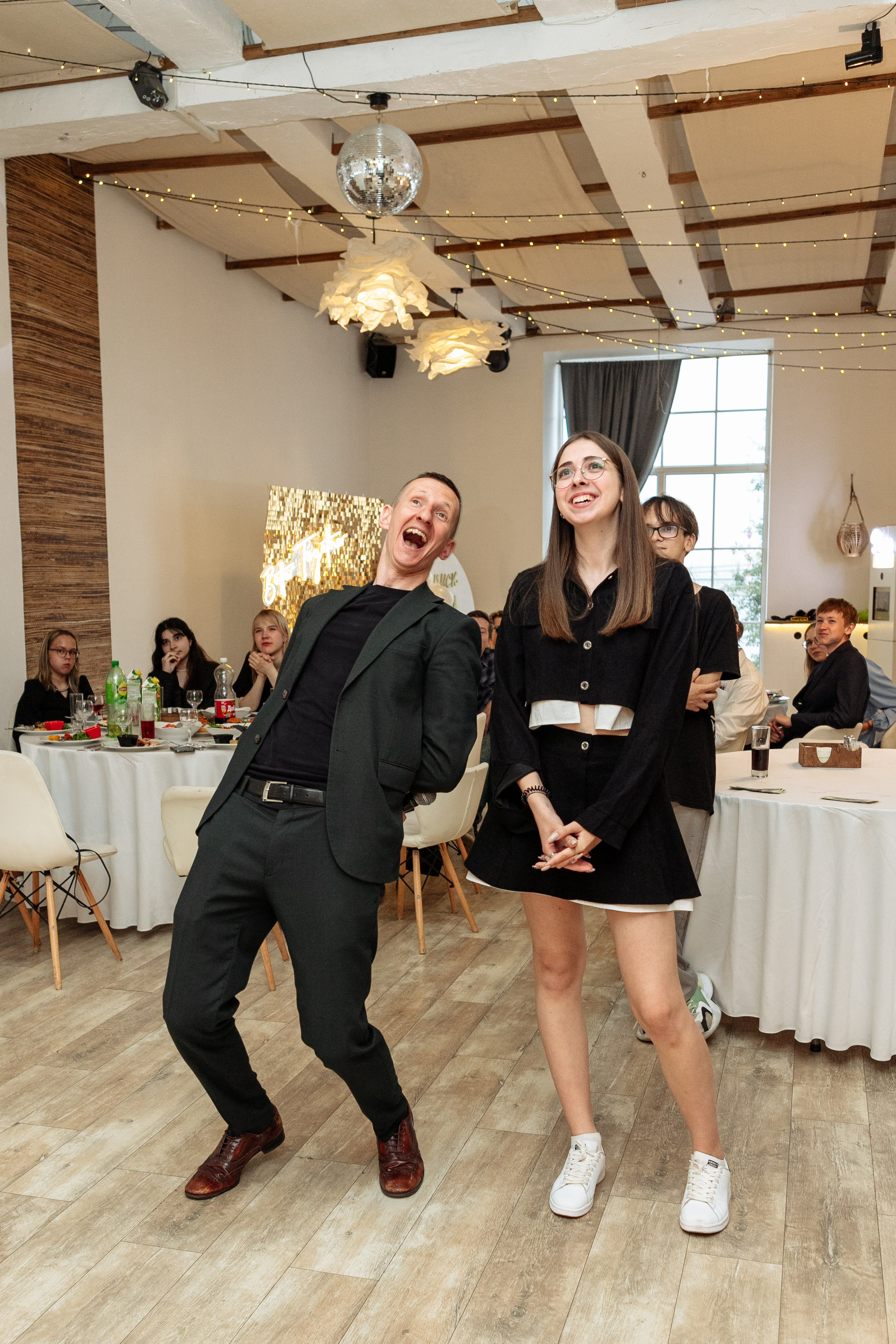 Школьные Выпускные Альбомы и Фотосессии в СПб. Фото и Видеосъемка на ваше мероприятие. Александр Романов