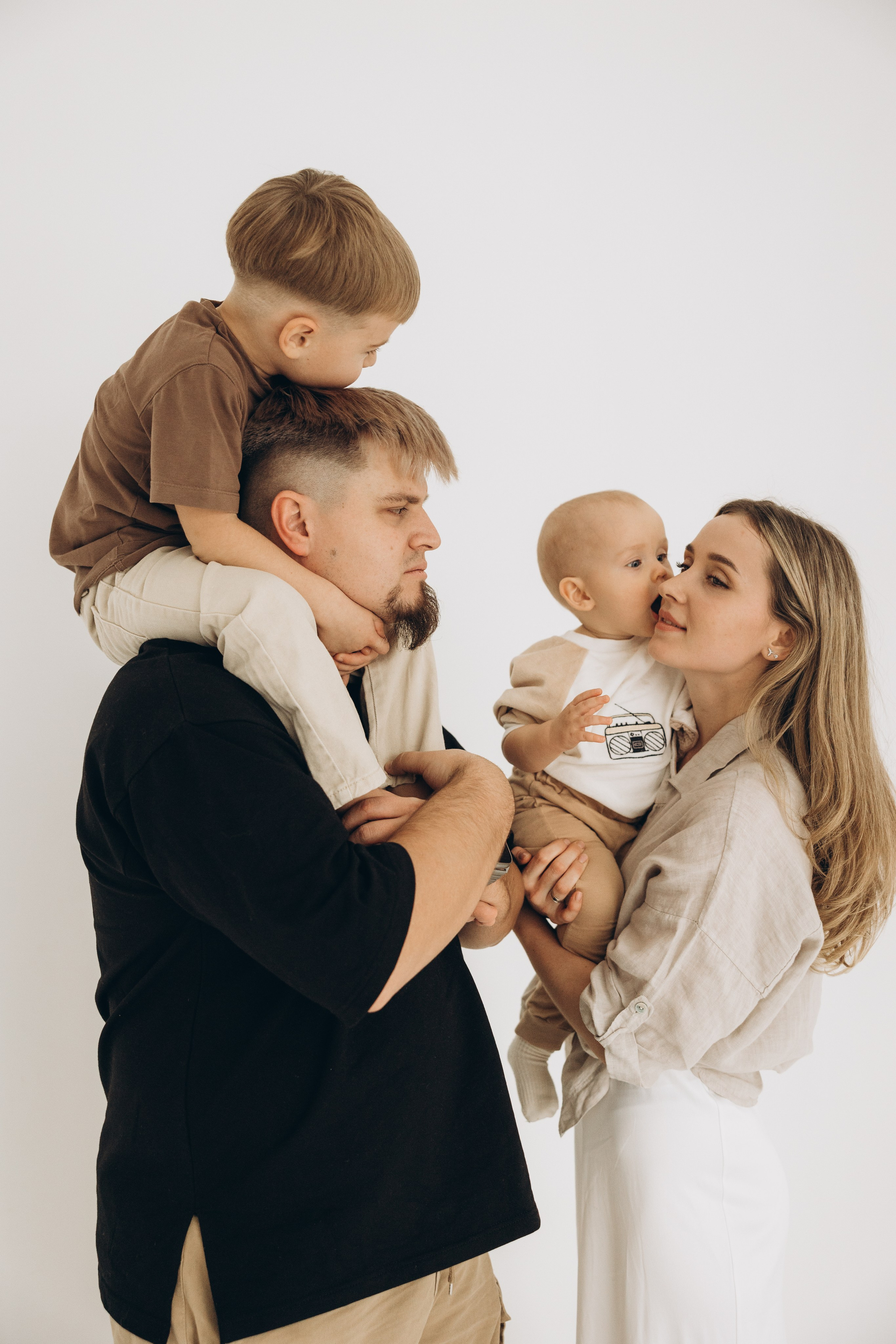 Дарья, Кирилл, Давид и Богдан. Семейный фотограф в Москве Виктория Ястребинская