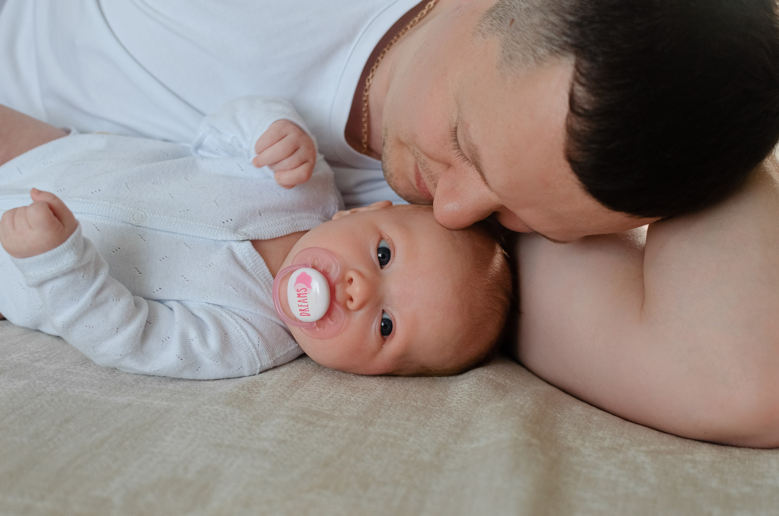 Маленькая Машенька. Семейный фотограф на выписку из роддома и крещение Минск Настя Гришук