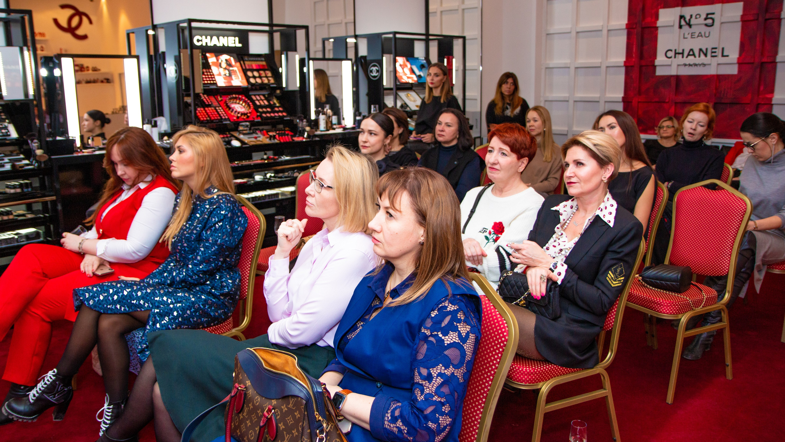 Chanel Екатеринбург. Предметный и репортажный фотограф Алексей Кротов