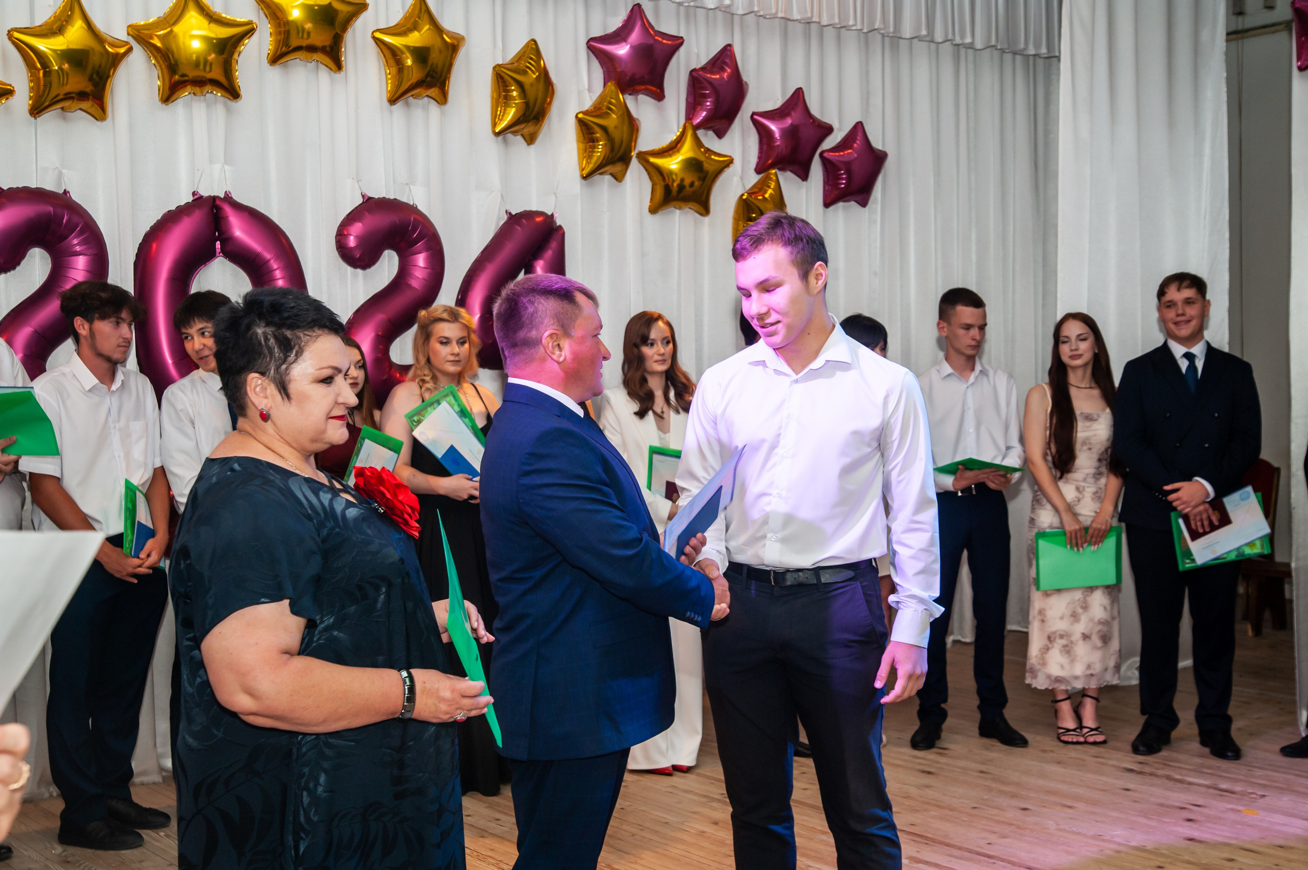 Выпускной МАОУ СОШ № 17 им. Эдуарда Есаяна. Свадебный и семейный фотограф Денис Лукьянов в Краснодаре, Краснодарском крае и Республике Крым