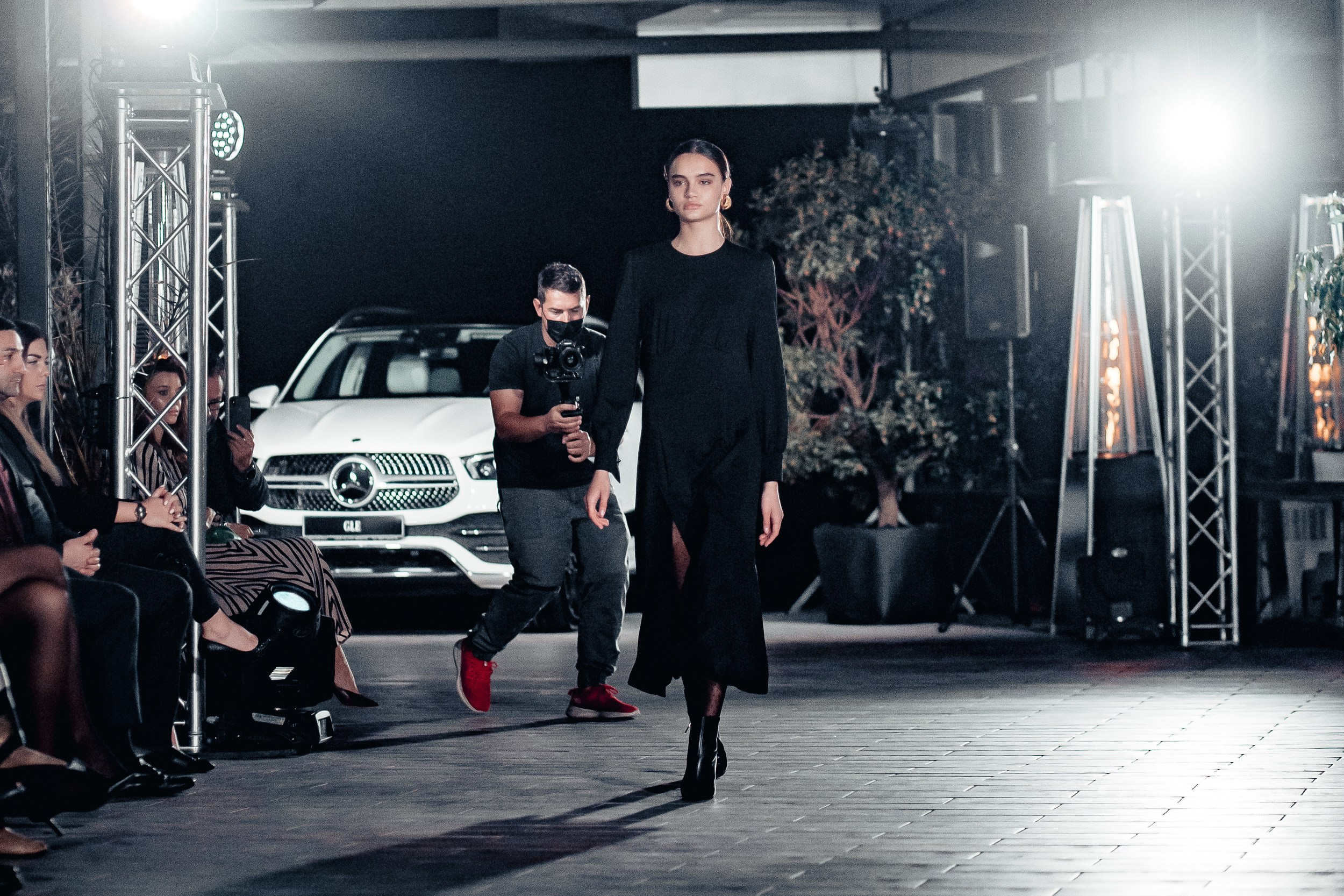 Закрытый показ дизайнера Ansel в рамках осеннего сезона…. RetroChic Фото