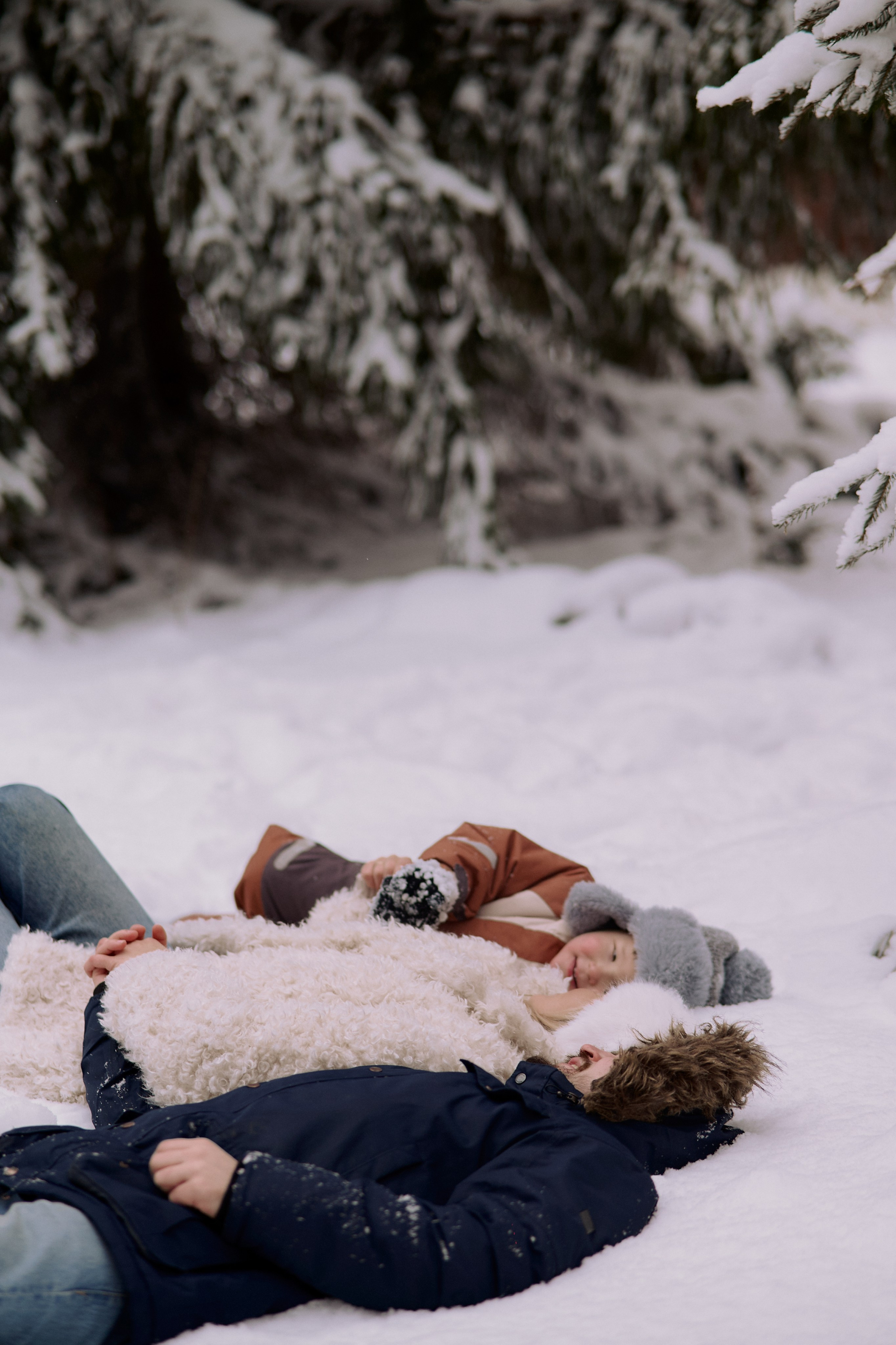 Паша, Света и Марк на зимней прогулке. Семейный и свадебный lifestyle-фотограф в Москве Мария Петрова