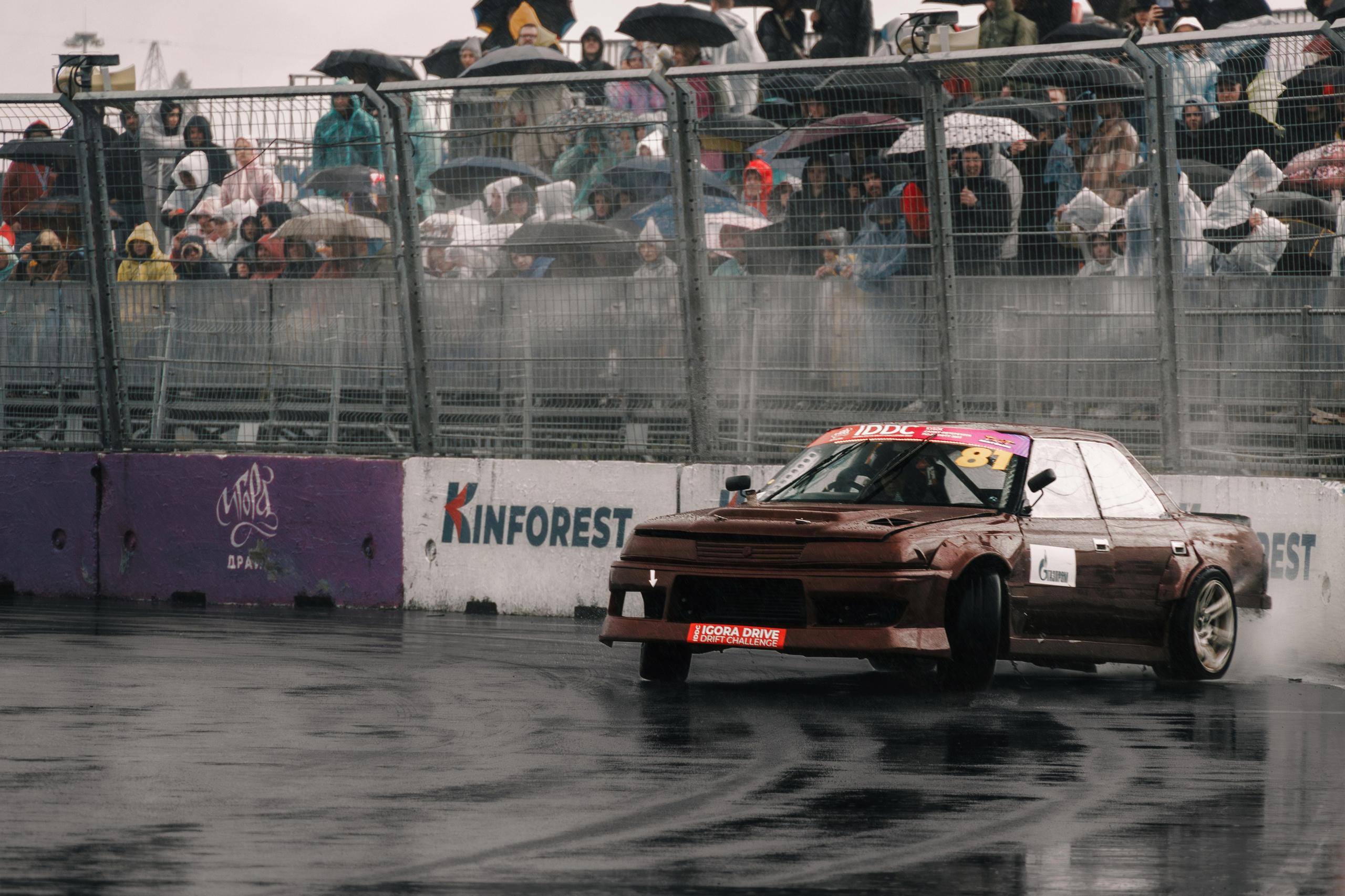 IDDC Этап 2: Бетонный Колизей и блогеры в деле