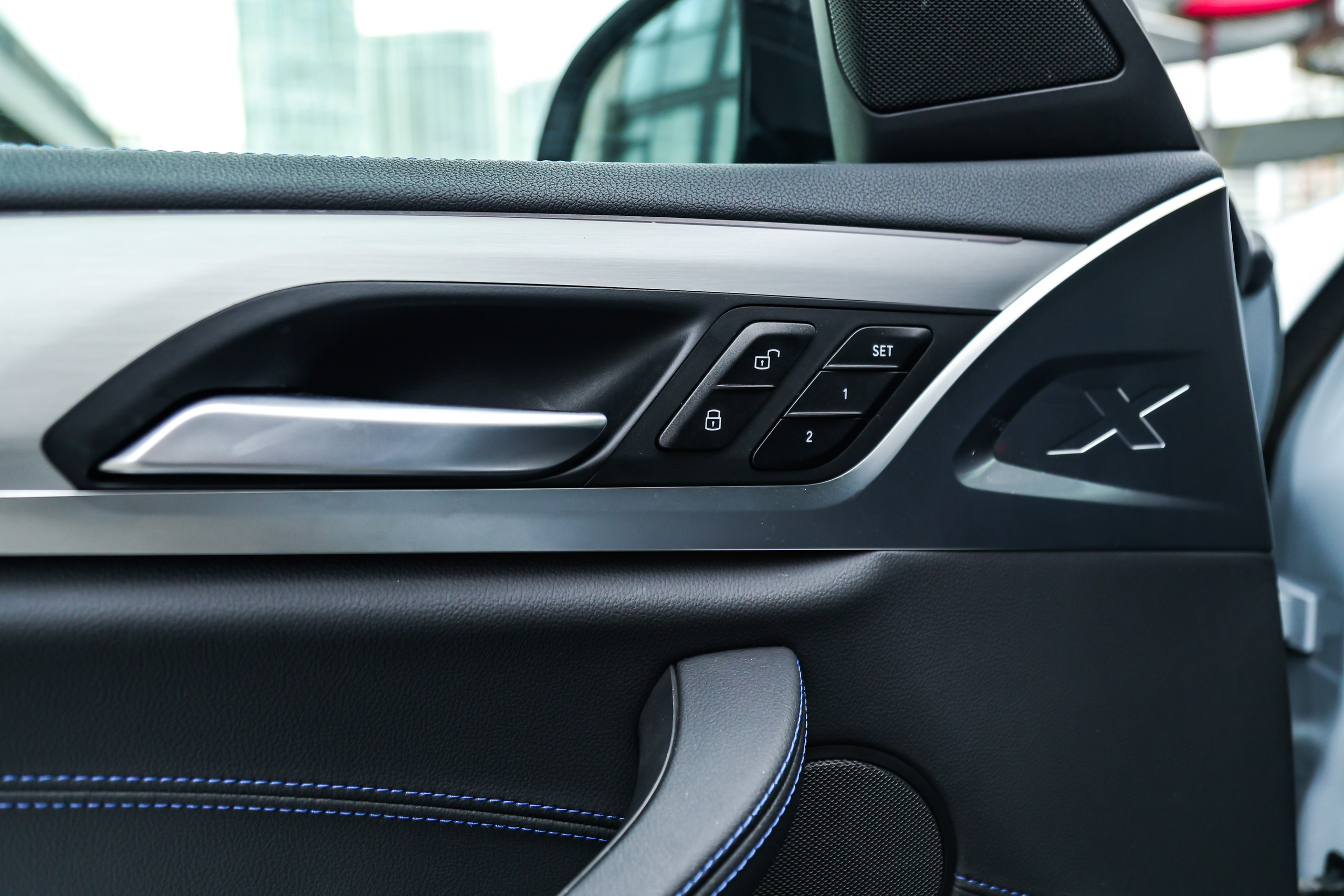 2021 BMW X4. Mixturecaptures