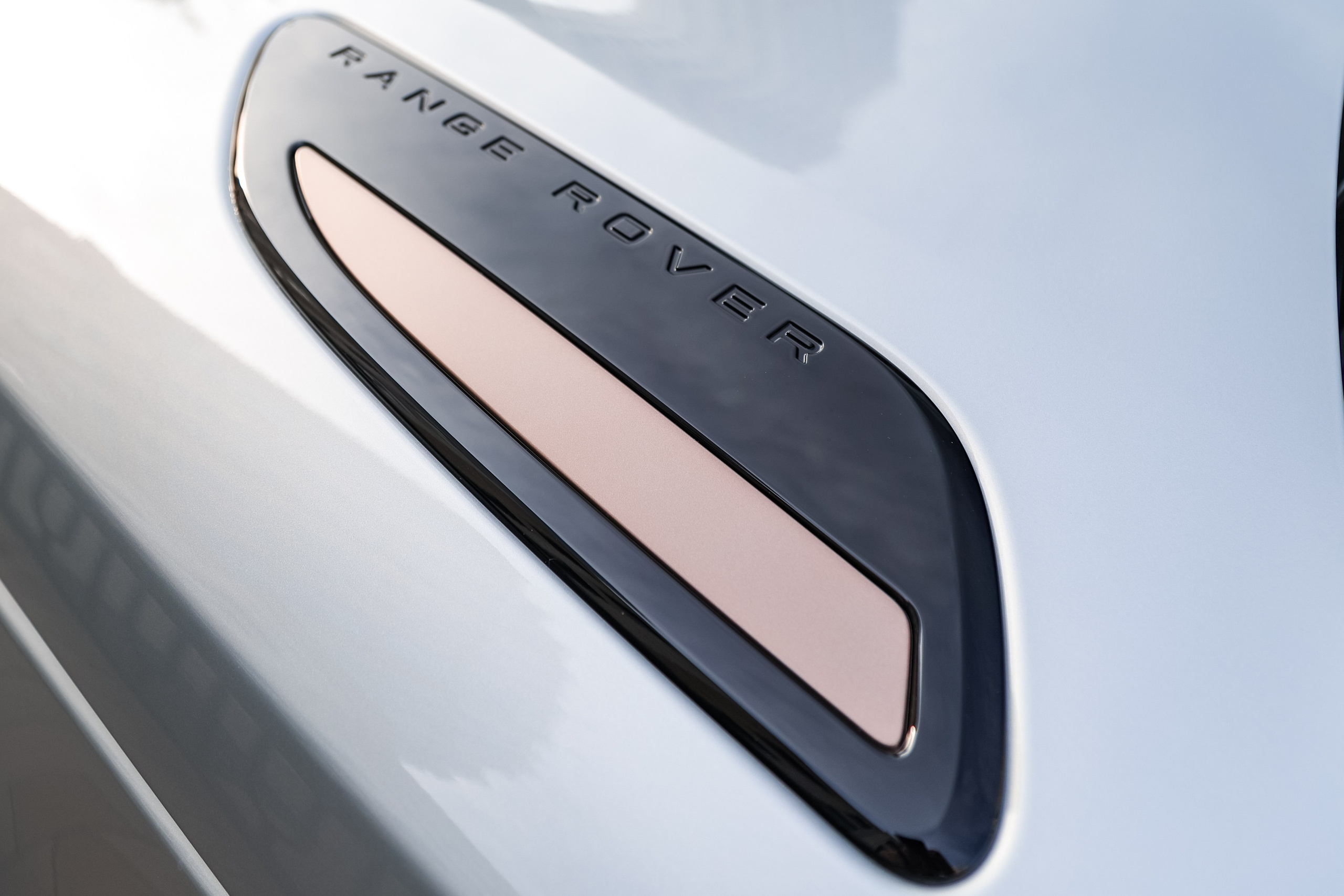 2024 RANGE ROVER VELAR 2.0 AT. Mixturecaptures