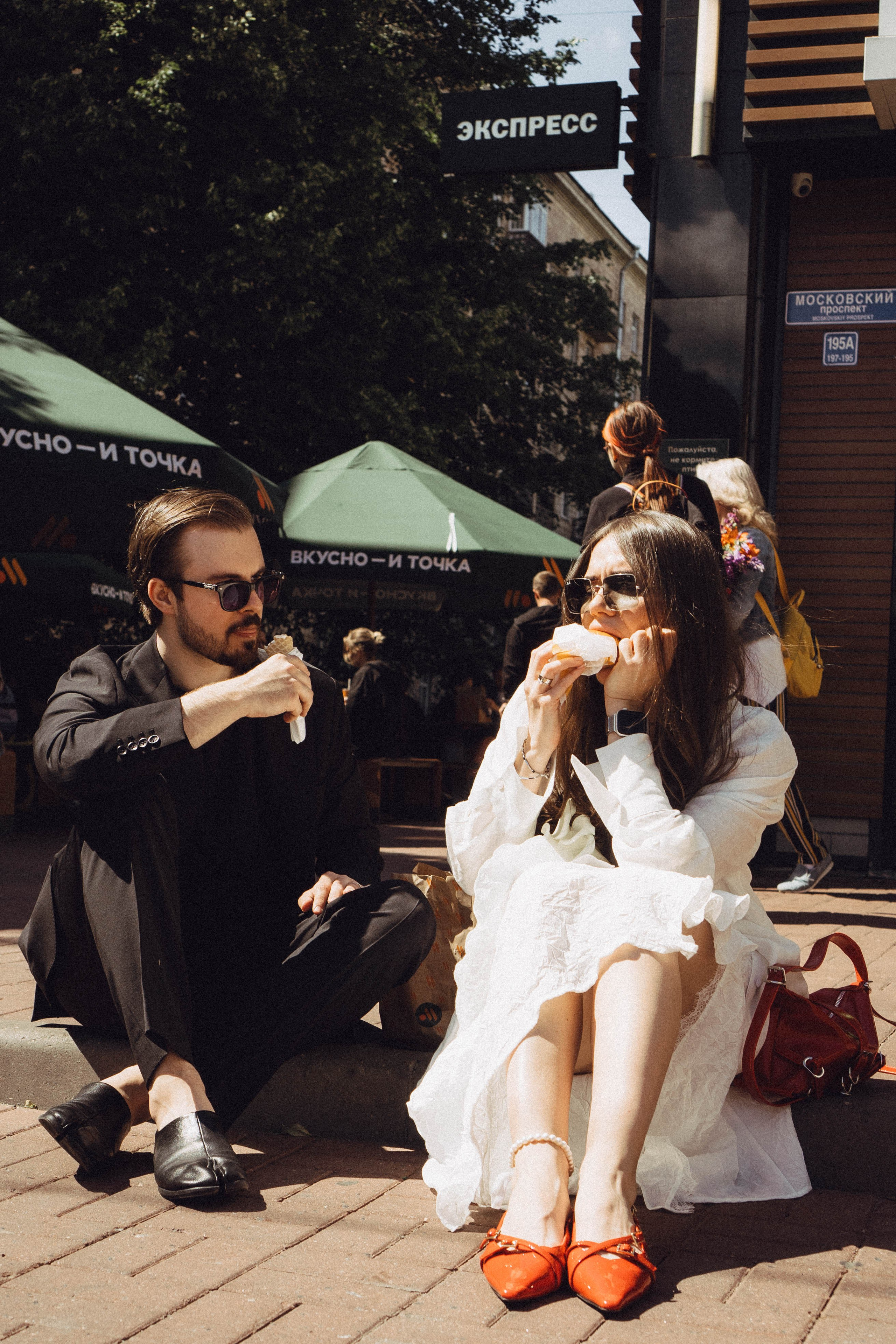 СВАДЕБНАЯ СЬЕМКА В ПАРКЕ ПОБЕДЫ И ПРОГУЛКА ПО МОСКОВСКОМУ ПРОСПЕКТУ. Профессиональный фотограф, Санкт-Петербург — Виктория Богомолова