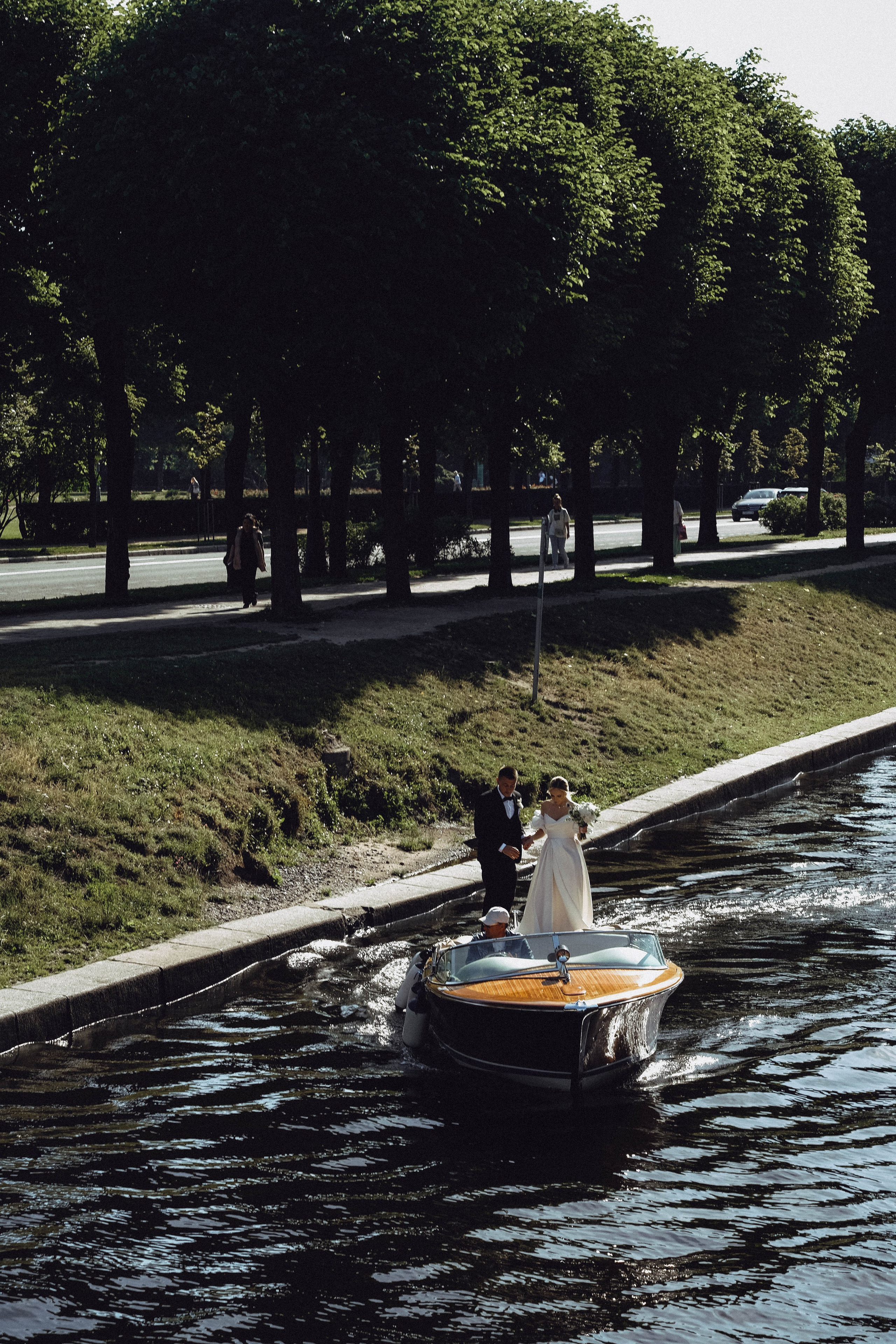 СВАДЕБГНАЯ ПРОГУЛКА ПО КАНАЛ САНКТ-ПЕТЕРБУРГА НА КАТЕРЕ. Профессиональный фотограф, Санкт-Петербург — Виктория Богомолова