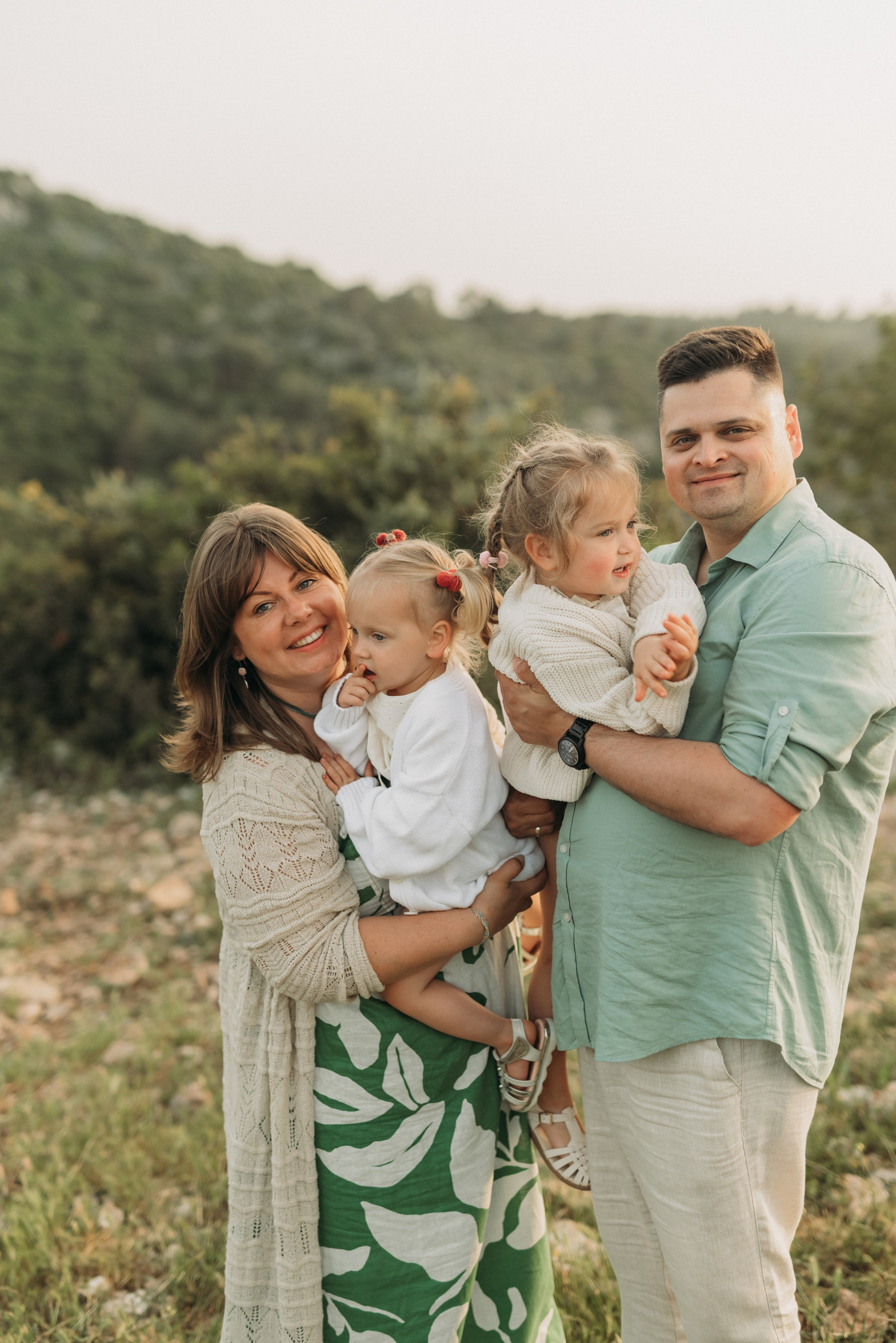 Family: Iryna, Vlad, Yasmin & Arina. Family photographer in Israel | Alesya Superfin